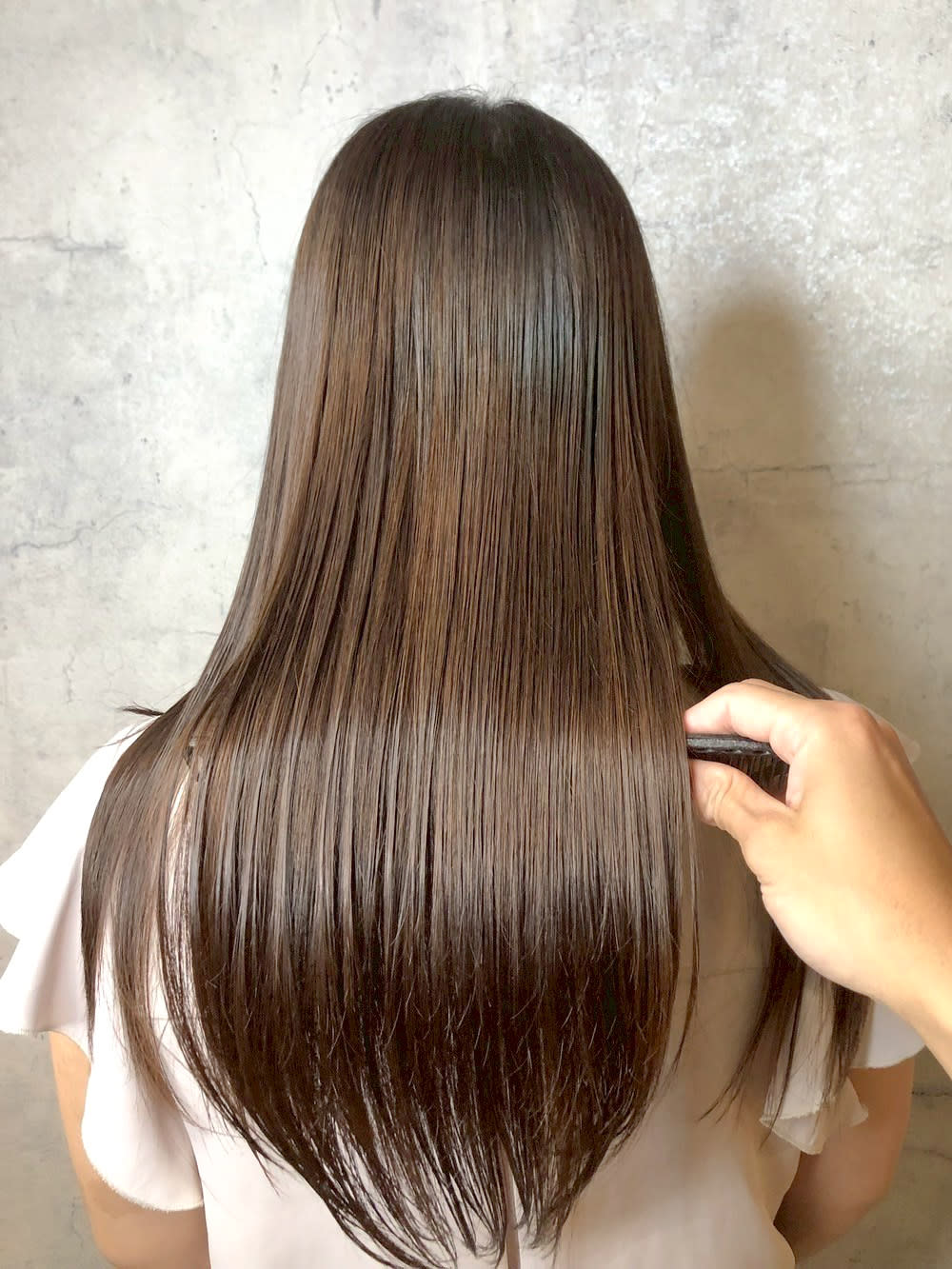 Afinar 横浜店【アフィナーヨコハマテン】のスタイル紹介。艶感たっぷり髪質改善ストレート