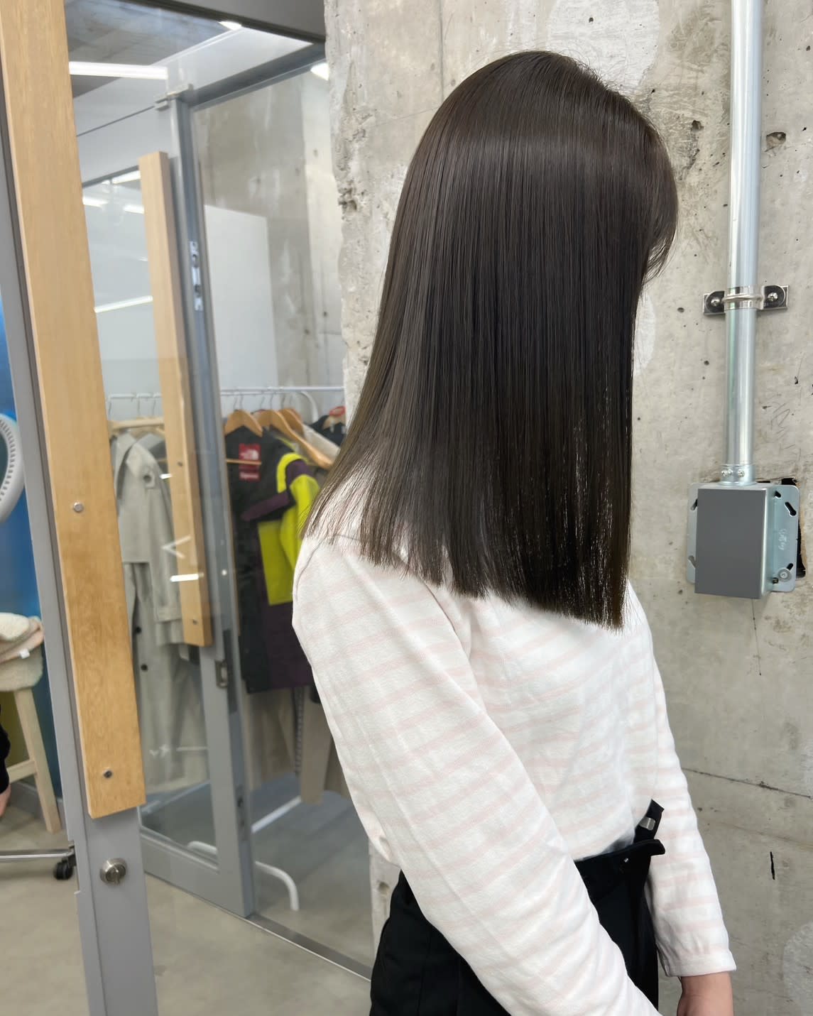 全席個室【髪質改善×ヘアケア特化型サロン】newi京都四条烏丸【ゼンセキコシツ カミシツカイゼンヘアケアトッカガタサロン ネウィ キョウトシジョウカラスマ】のスタイル紹介。リンゴ幹トリートメント/髪質改善/ストレート
