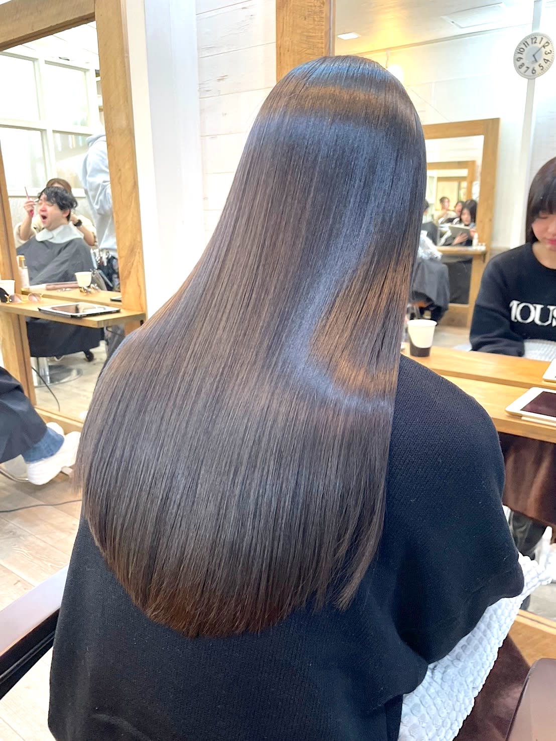 newi 広島【ネウィヒロシマ】のスタイル紹介。丸型卵形ベース逆三角ロング美髪ピンクブラウン髪質改善縮毛矯正