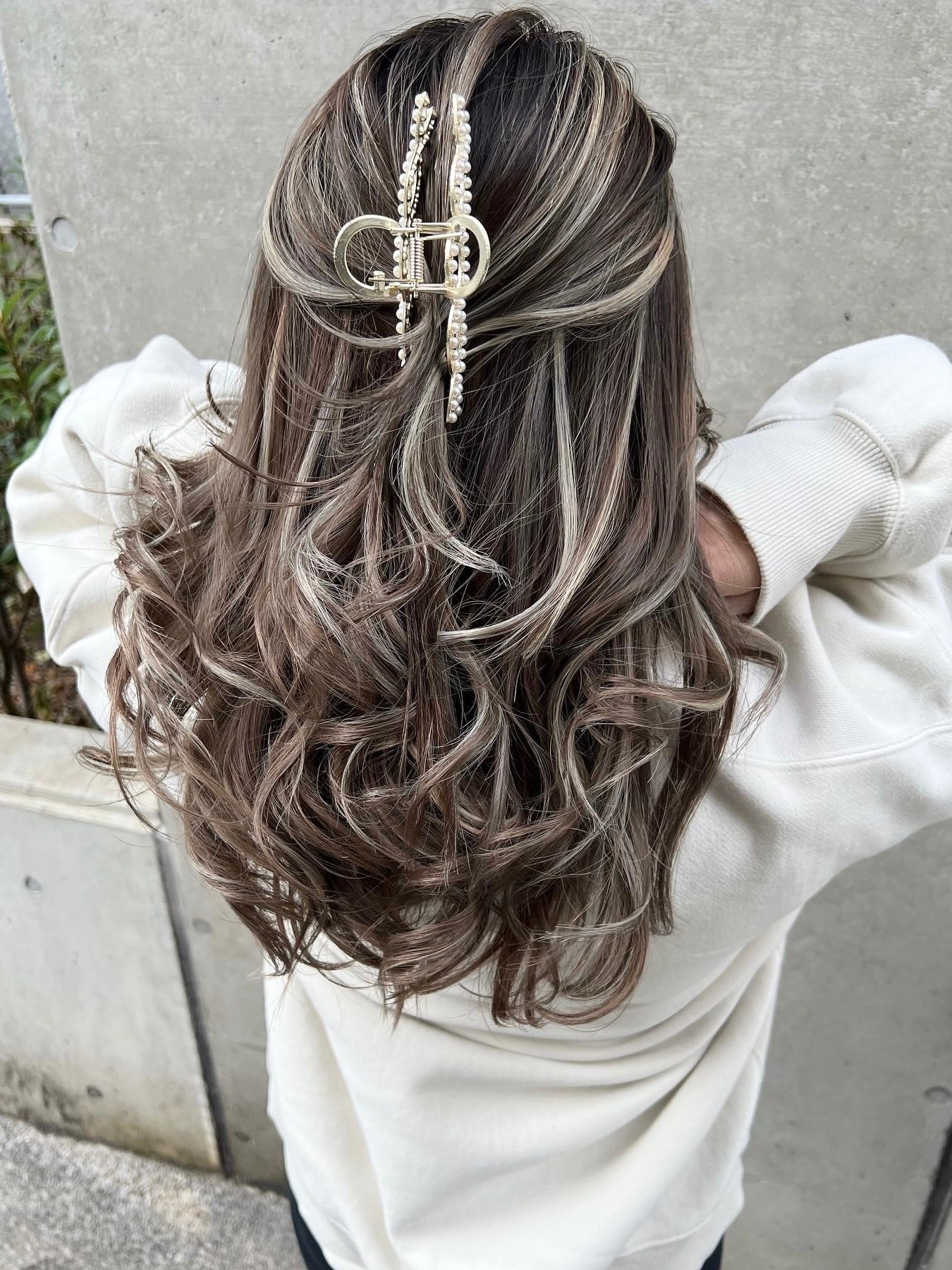 tre/e' hair salon【ツリーヘアサロン】のスタイル紹介。tre/e' コントラストハイライト