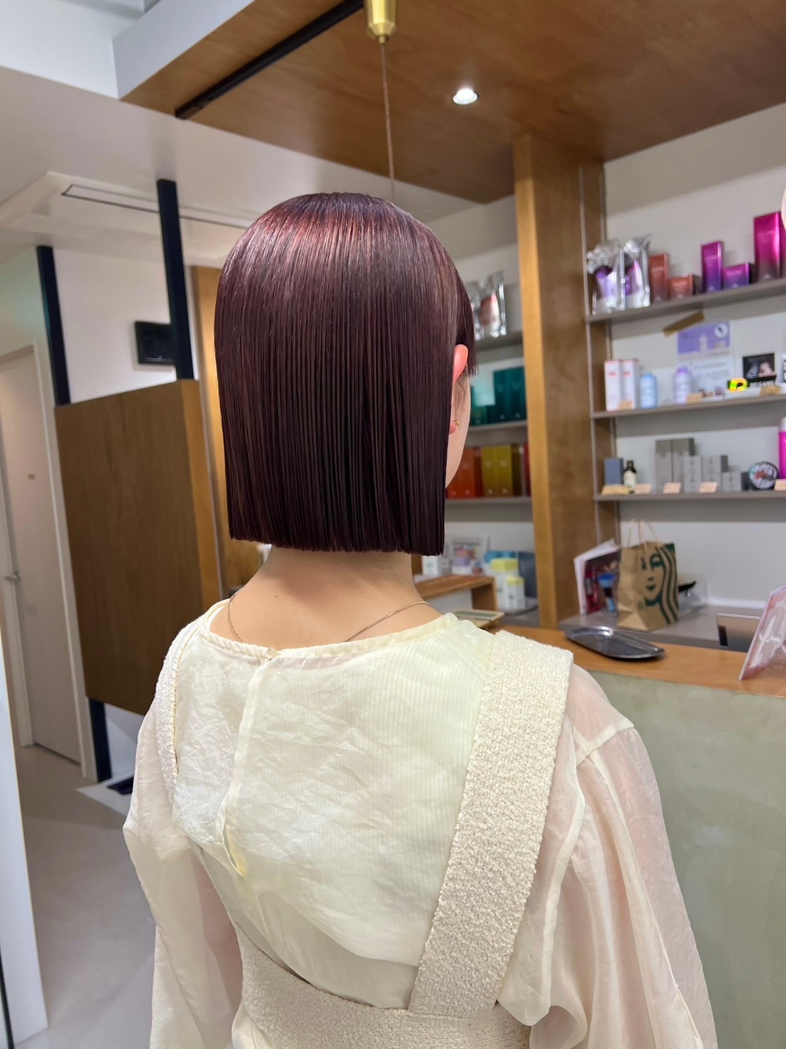 tre/e' hair salon【ツリーヘアサロン】のスタイル紹介。暖色カラーx タイトボブ