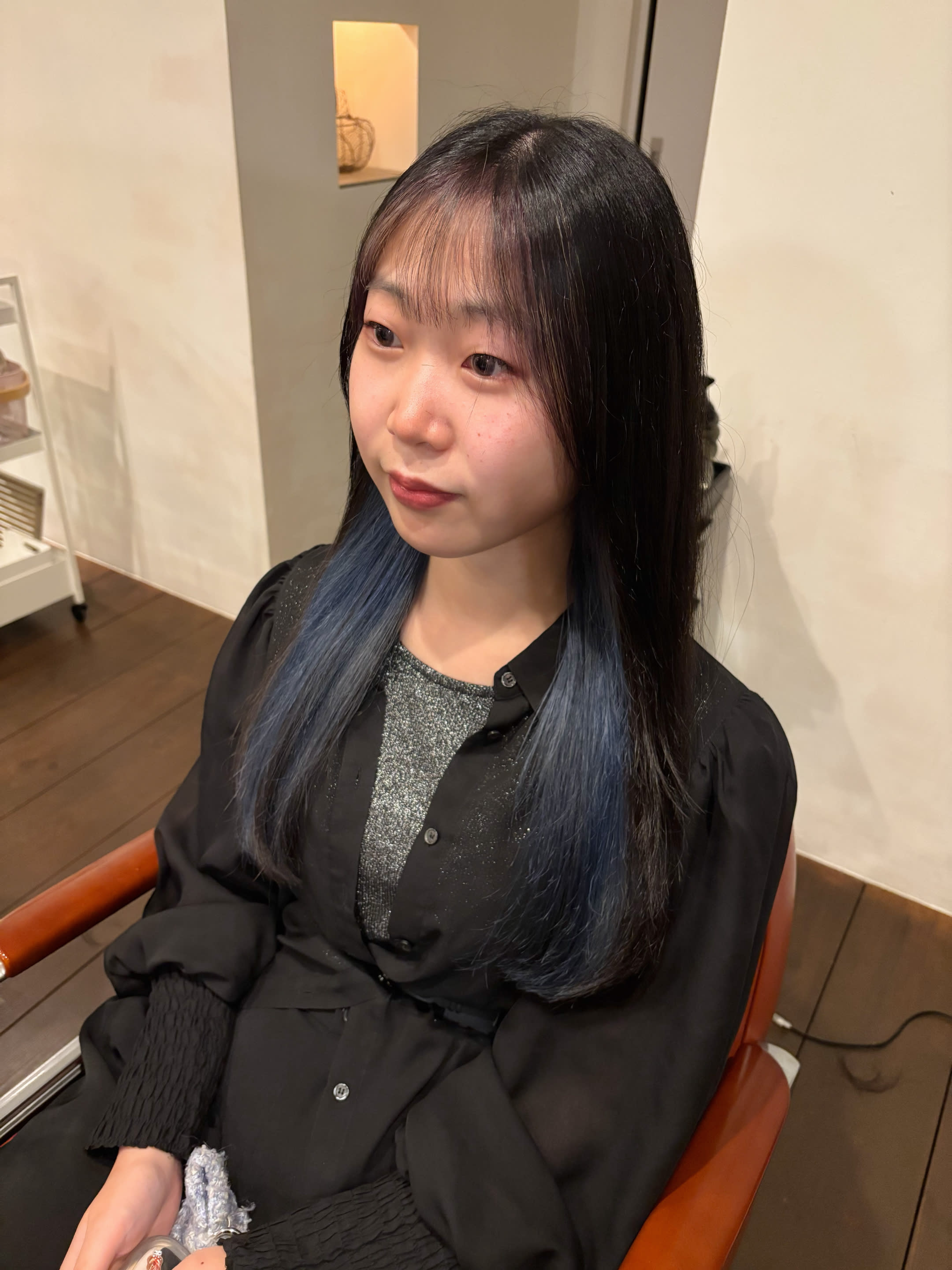 marugi【マルジ】のスタイル紹介。インナーカラーでオシャレに