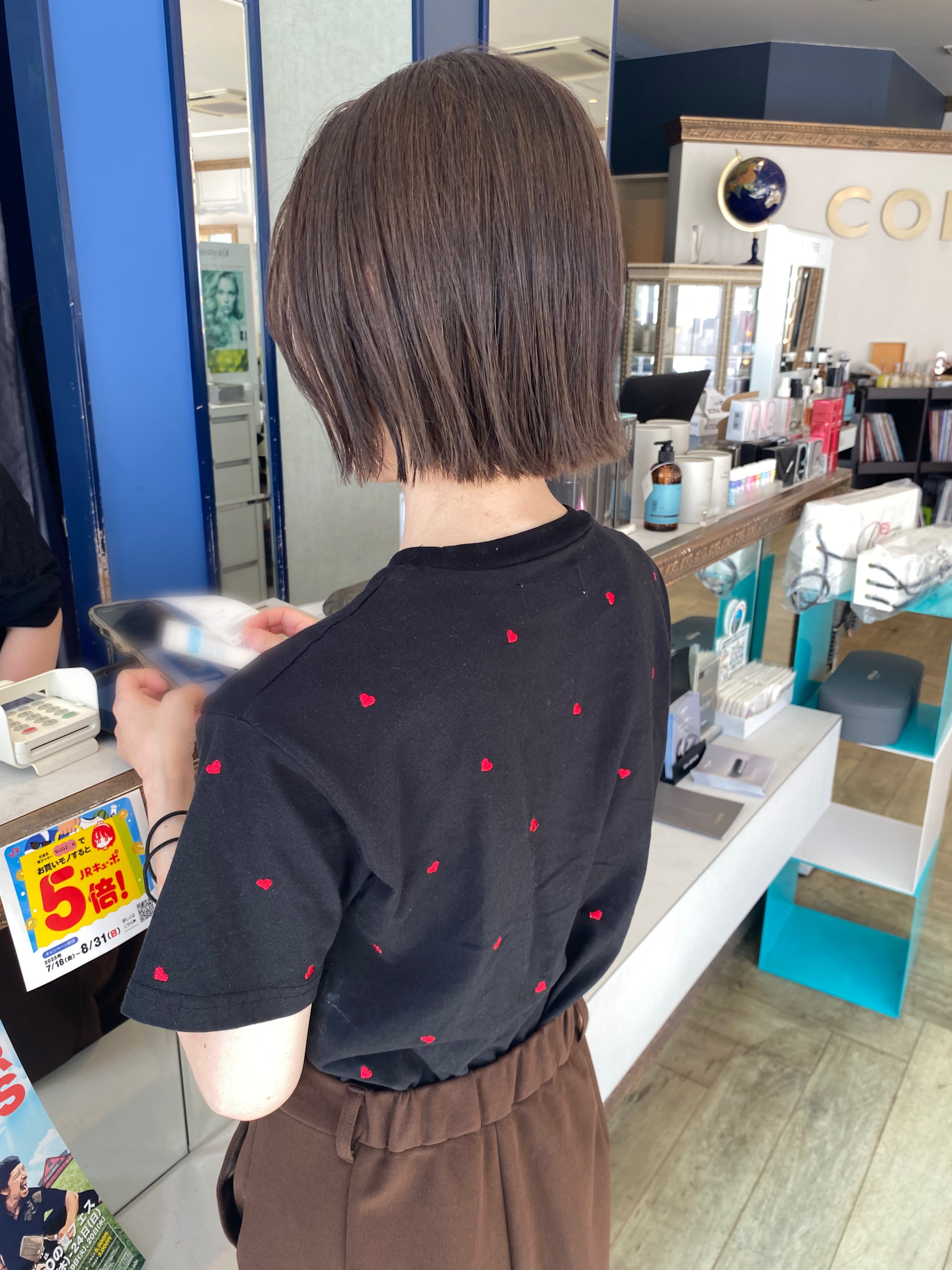 COIFF1RST 大分【コワファーストオオイタ】のスタイル紹介。切りっぱなしボブ