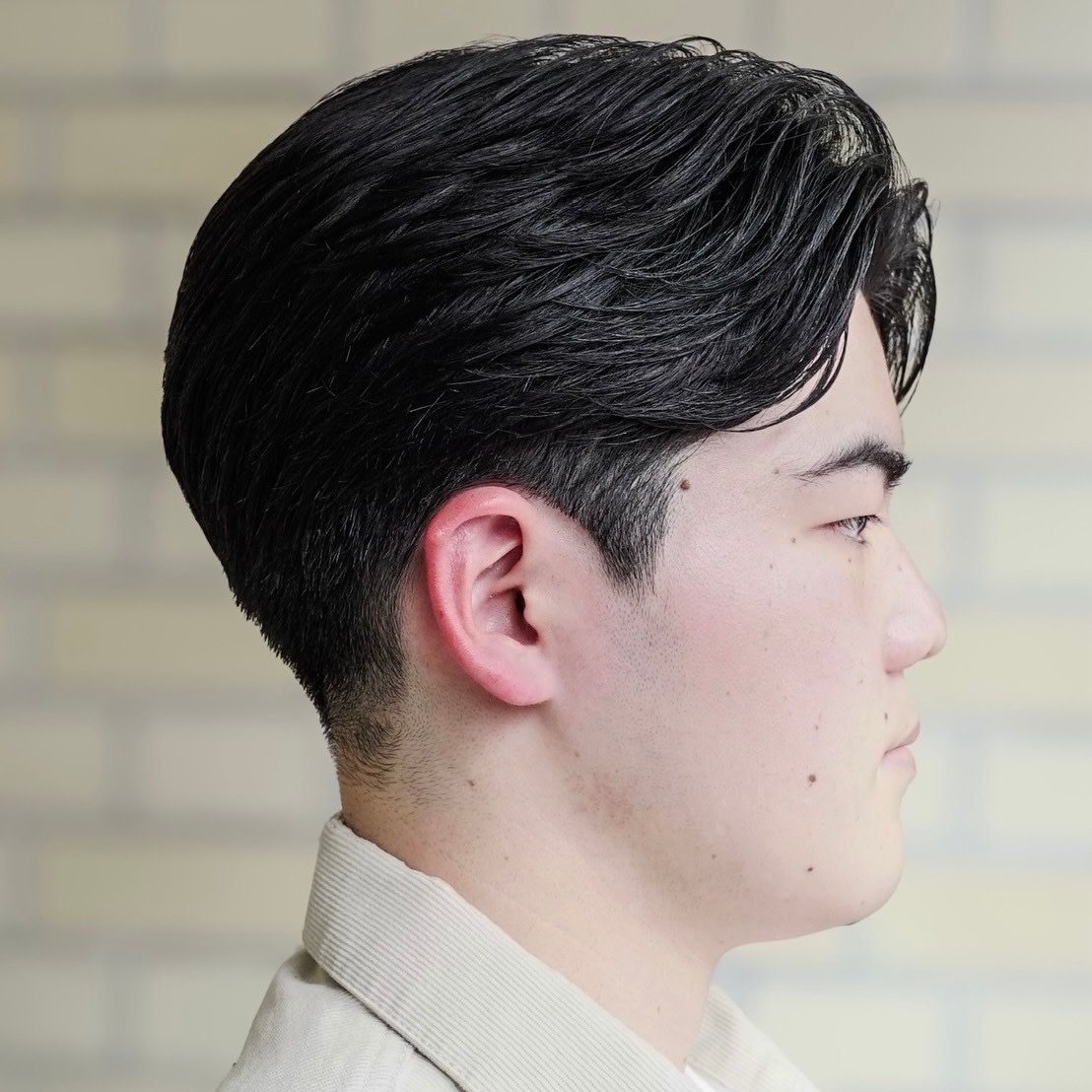 DAU BARBER SHOP 青山【ダウバーバーショップ アオヤマ】のスタイル紹介。メンズ センターパート