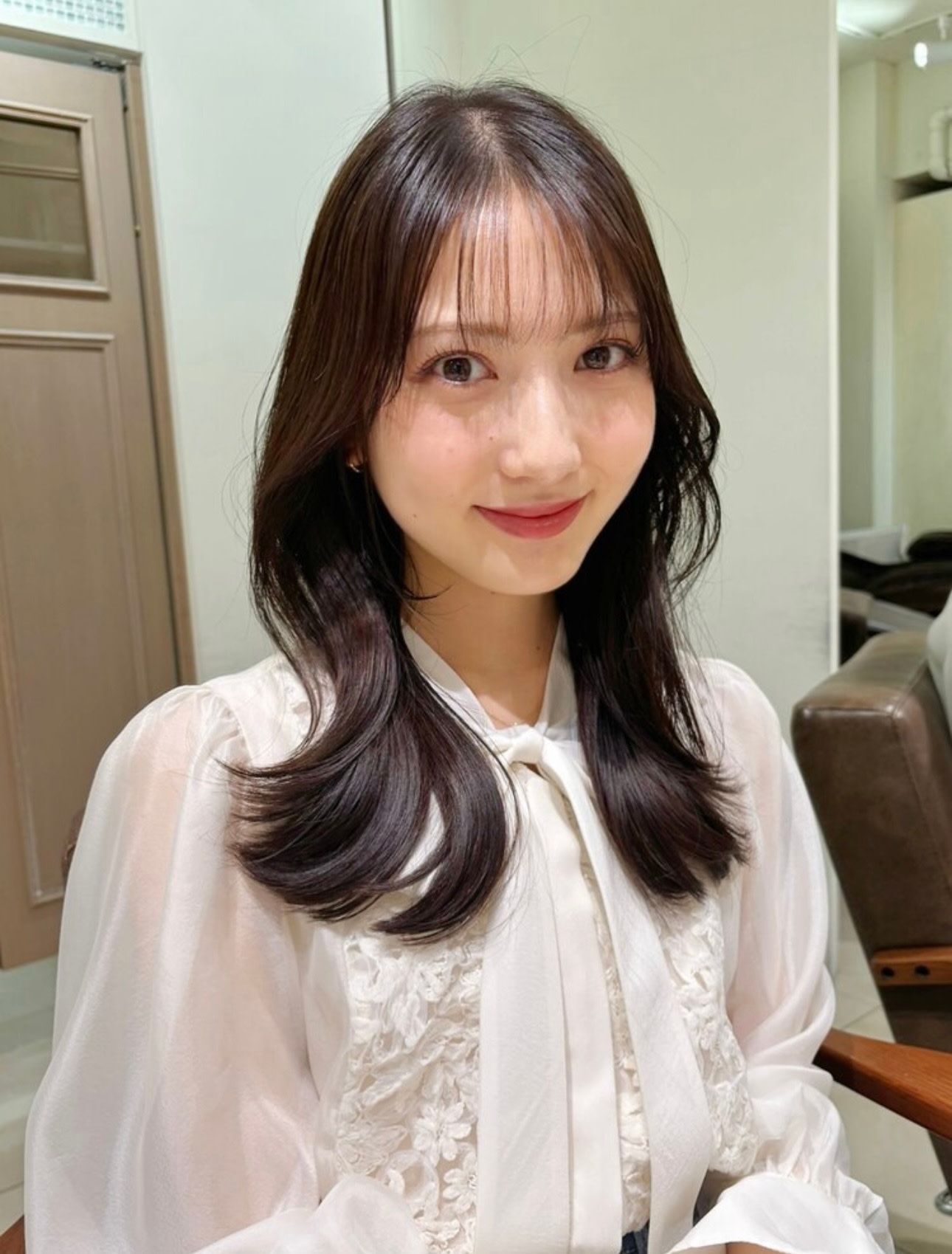 髪質改善カラー/髪質改善トリートメント/韓国ヘア Lilly by FORTE 静岡駅前店【リリーバイフォルテ シズオカエキマエテン】のスタイル紹介。イメチェン髪質改善小顔美髪韓国風巻き前髪顔周りヘア