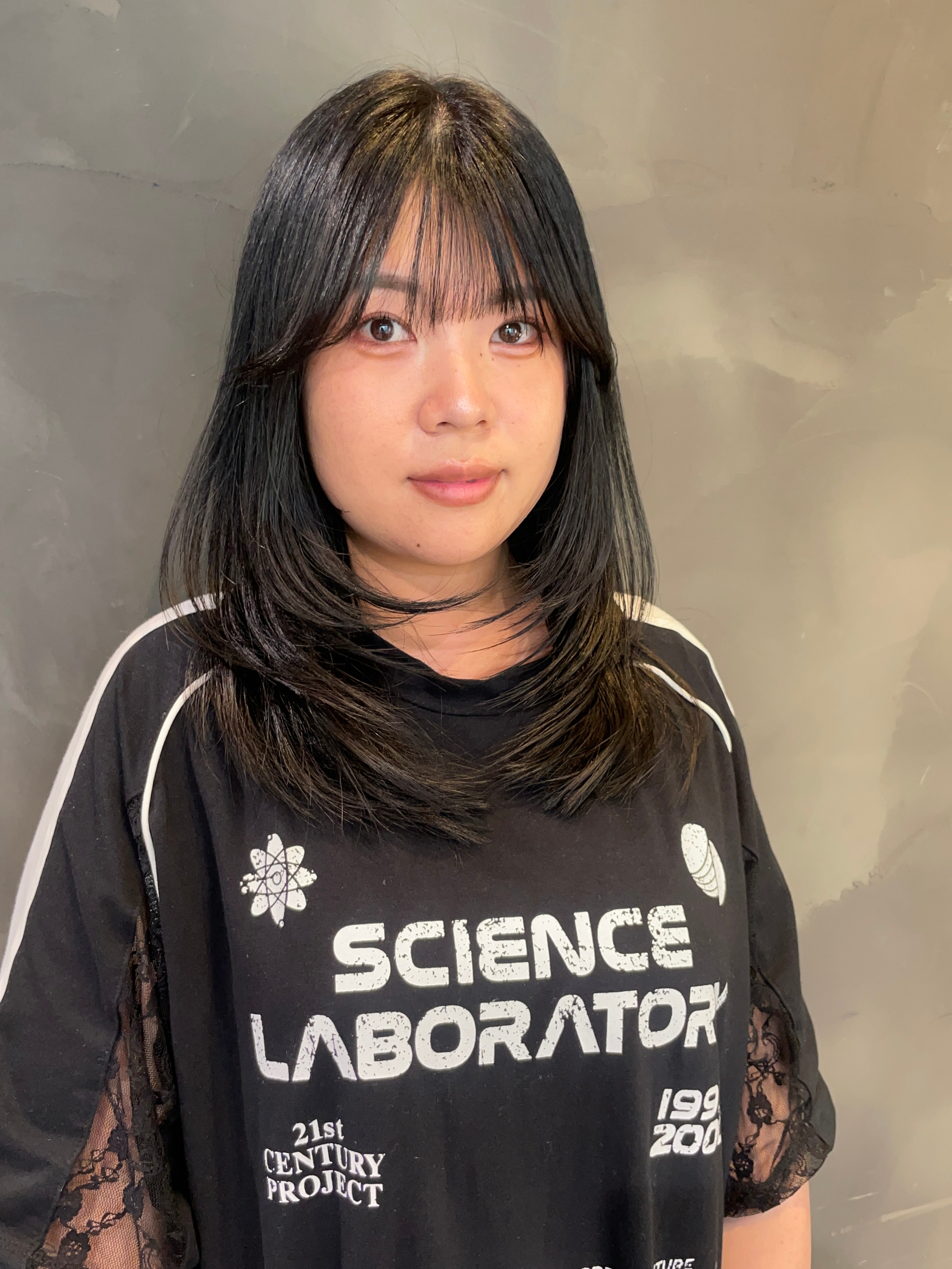 CLEO hair fika【クレオヘアフィーカ】のスタイル紹介。ダークグレージュ×レイヤーカット