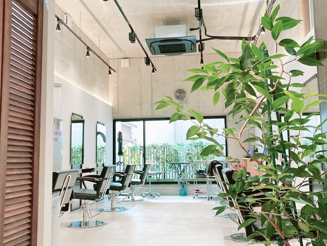 FLICK HAIR SALON 京都河原町店 【フリック ヘア サロン】のアイキャッチ画像