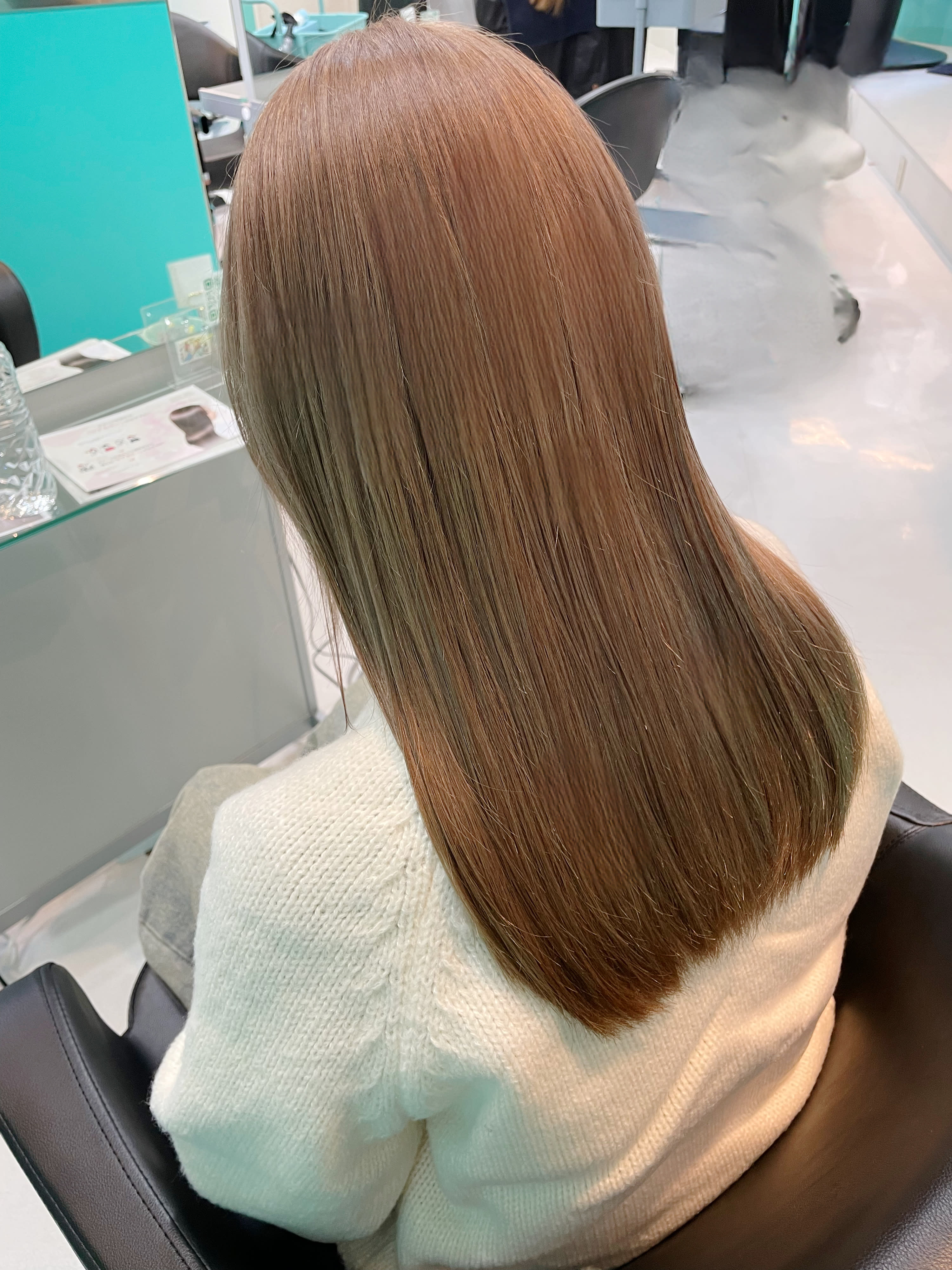 u Ikebukuro【ユーイケブクロ】のスタイル紹介。ダブルカラー/ブリーチ/ミルクティーベージュ/ロング