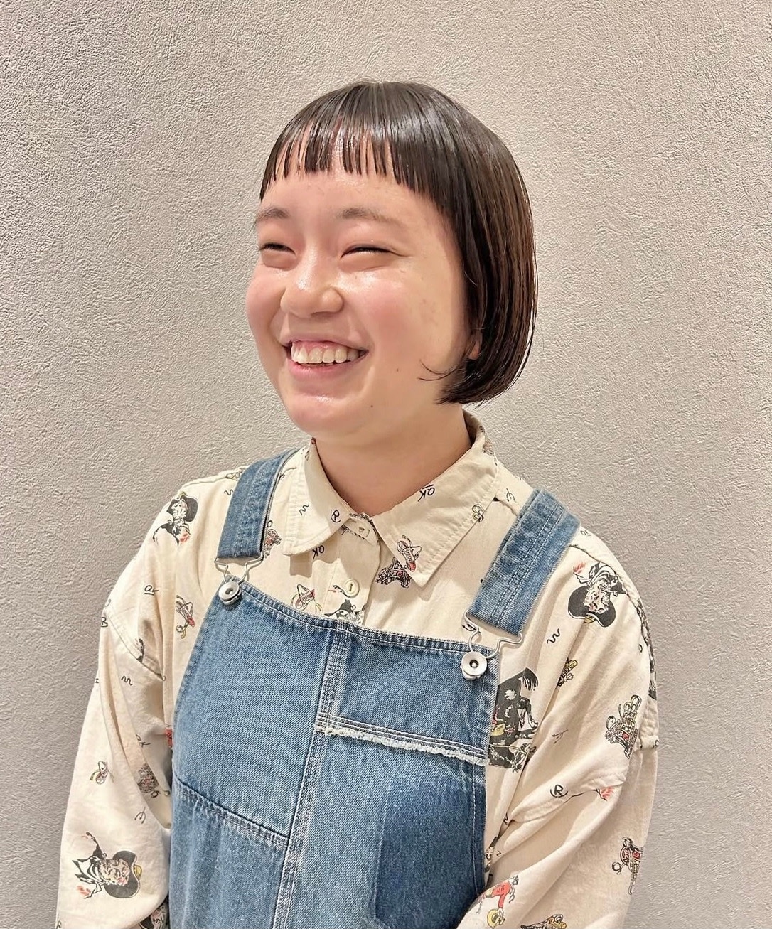 ann CHEEKS 貝塚店【アンチークス】のスタイル紹介。ぱつっとミニボブ