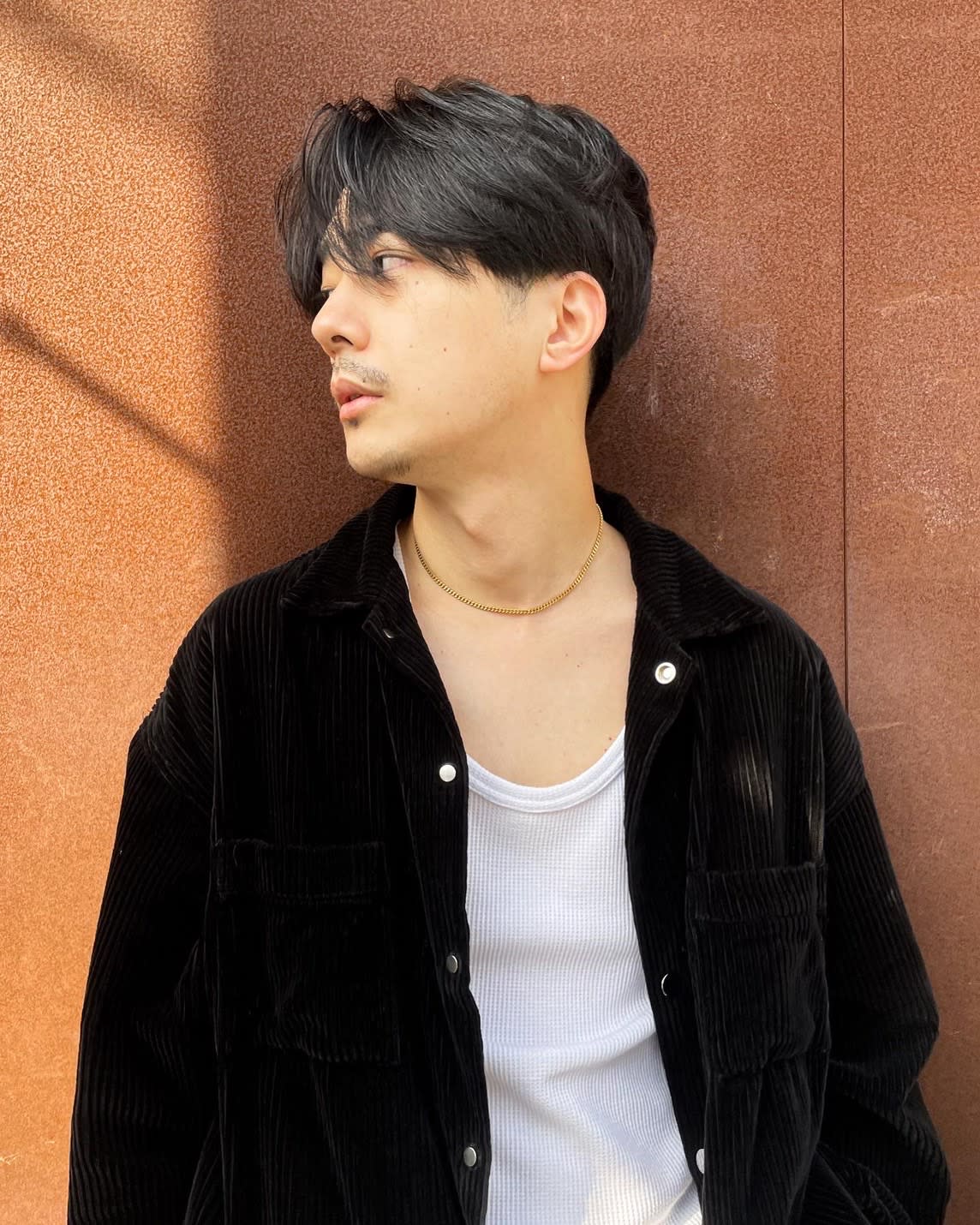 QOL villa mens salon 立川北口【クオル ヴィラ メンズサロンタチカワ】のスタイル紹介。ニュアンスパーマニュアンスセンターパート毛流れパーマ