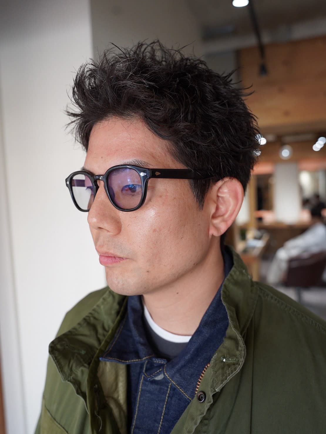 QOL villa mens salon 立川北口【クオル ヴィラ メンズサロンタチカワ】のスタイル紹介。アップバングショートツイストアップバングピンパーマ