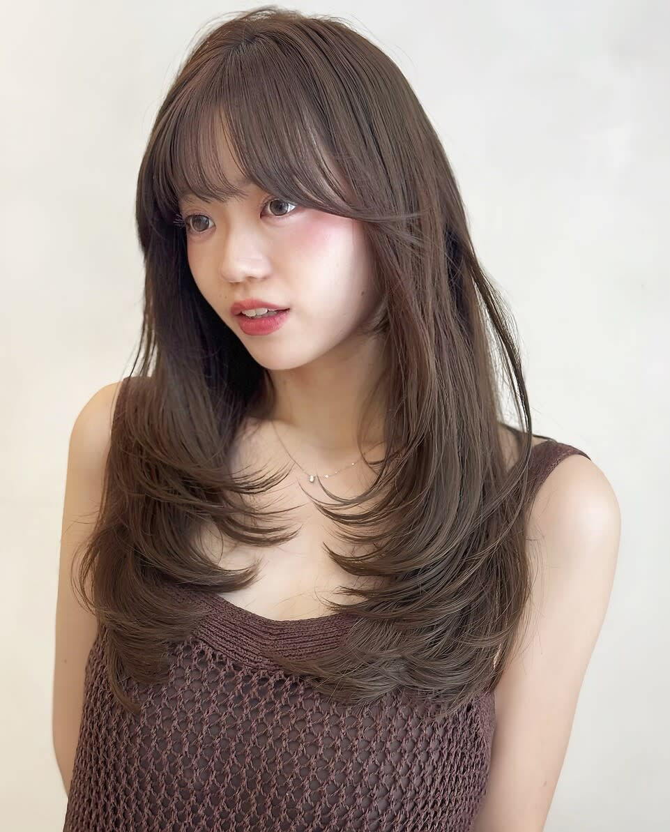 ZACC raffine【ザック ラフィネ】【ザック ラフィネ】のスタイル紹介。レイヤーカット/ハッシュカット/くすみベージュ/暗めカラー/