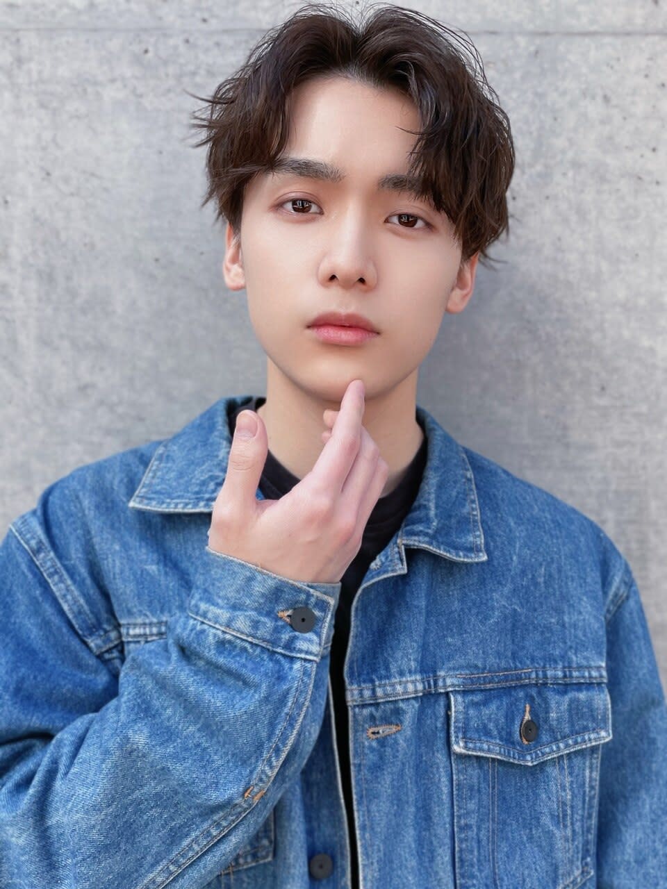 HONEY-shibuya-【ハニー シブヤ】【ハニーシブヤ】のスタイル紹介。センターパートショート/波巻きツイストスパイラルパーマ