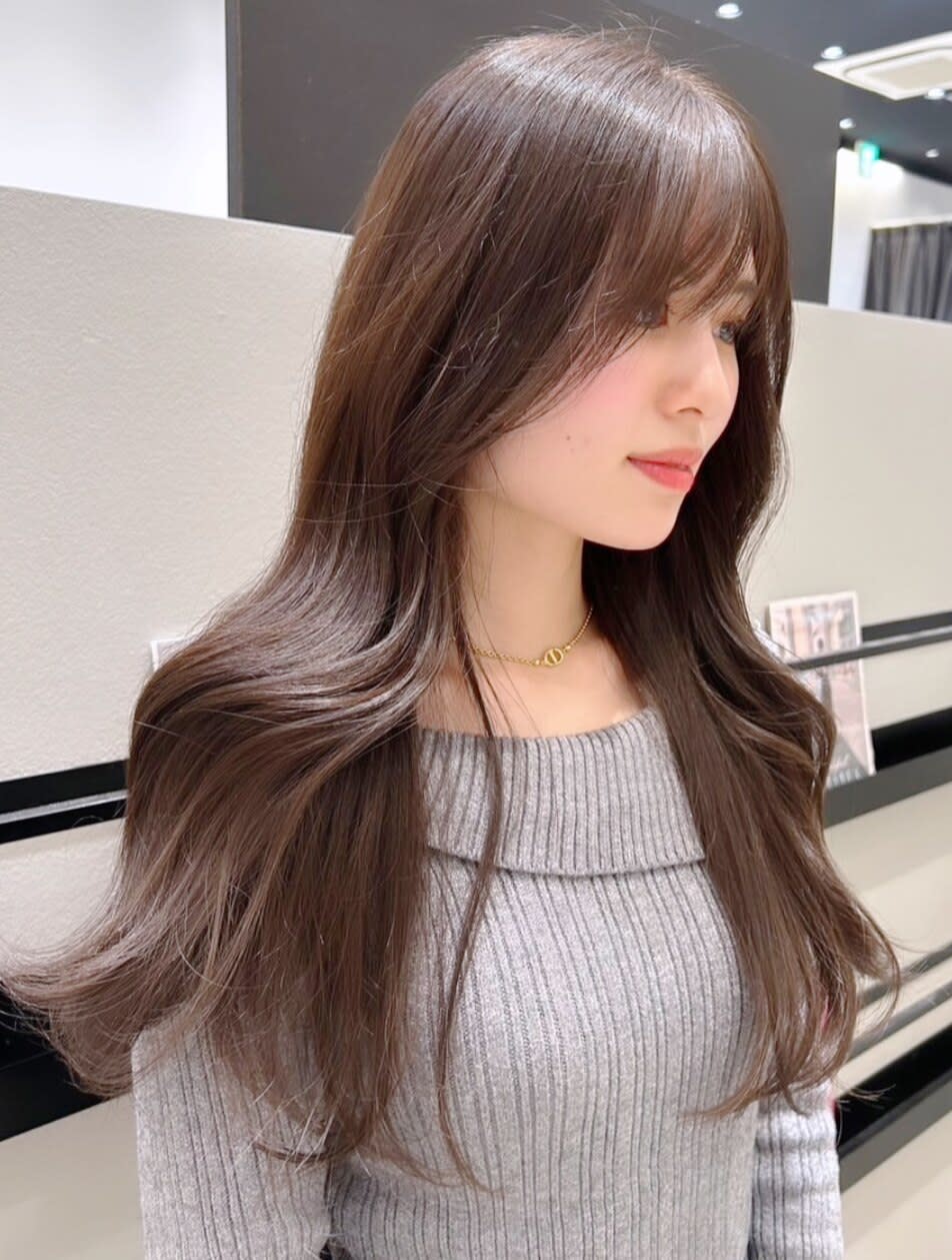 K-two あべのキューズモール店【ケーツー】【ケーツーアベノキューズモールテン】のスタイル紹介。オリーブグレージュ*透明感カラー*くびれロング*レイヤーカッ