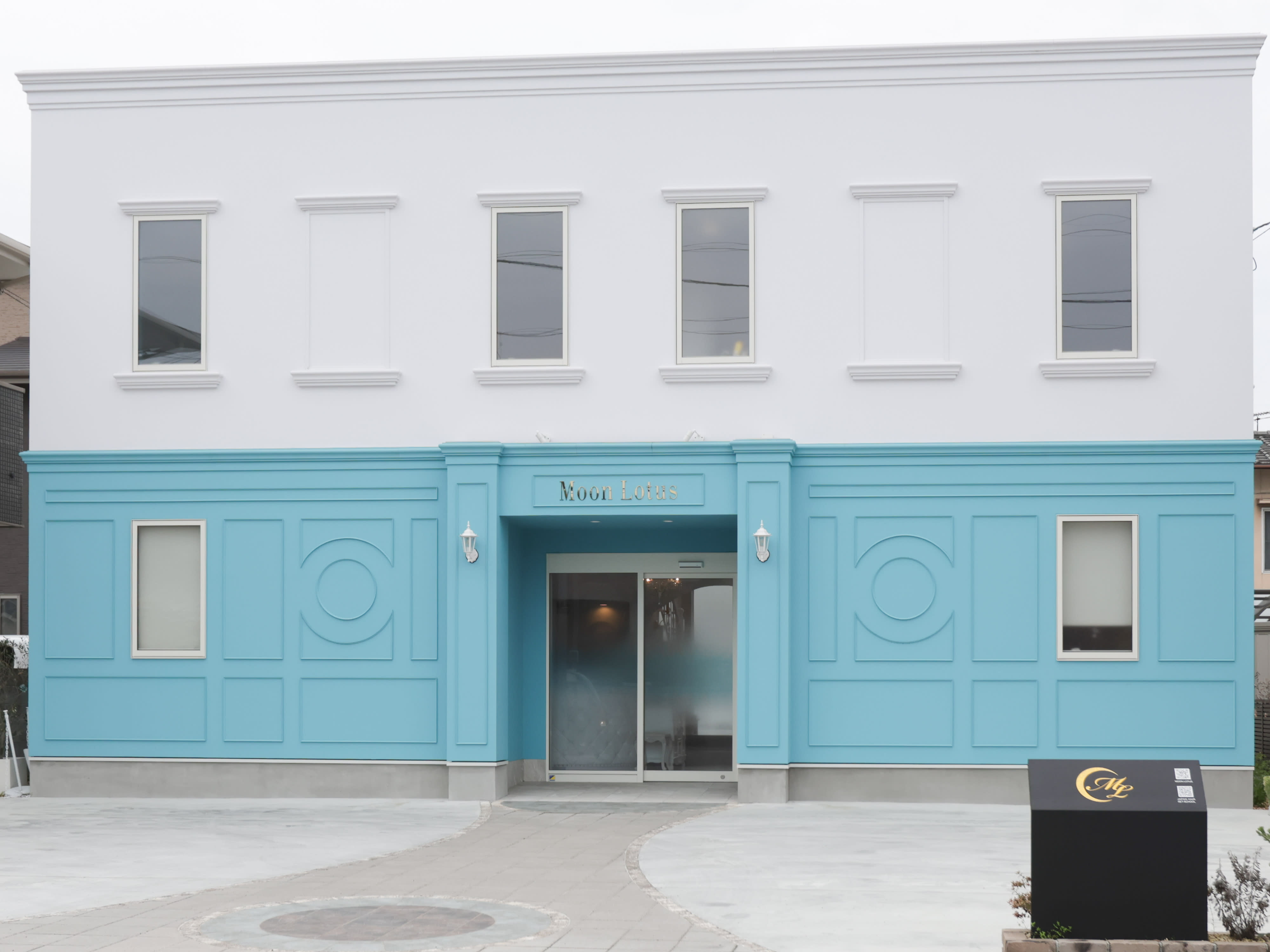 Moon Lotus 【ムーン ロータス】のアイキャッチ画像