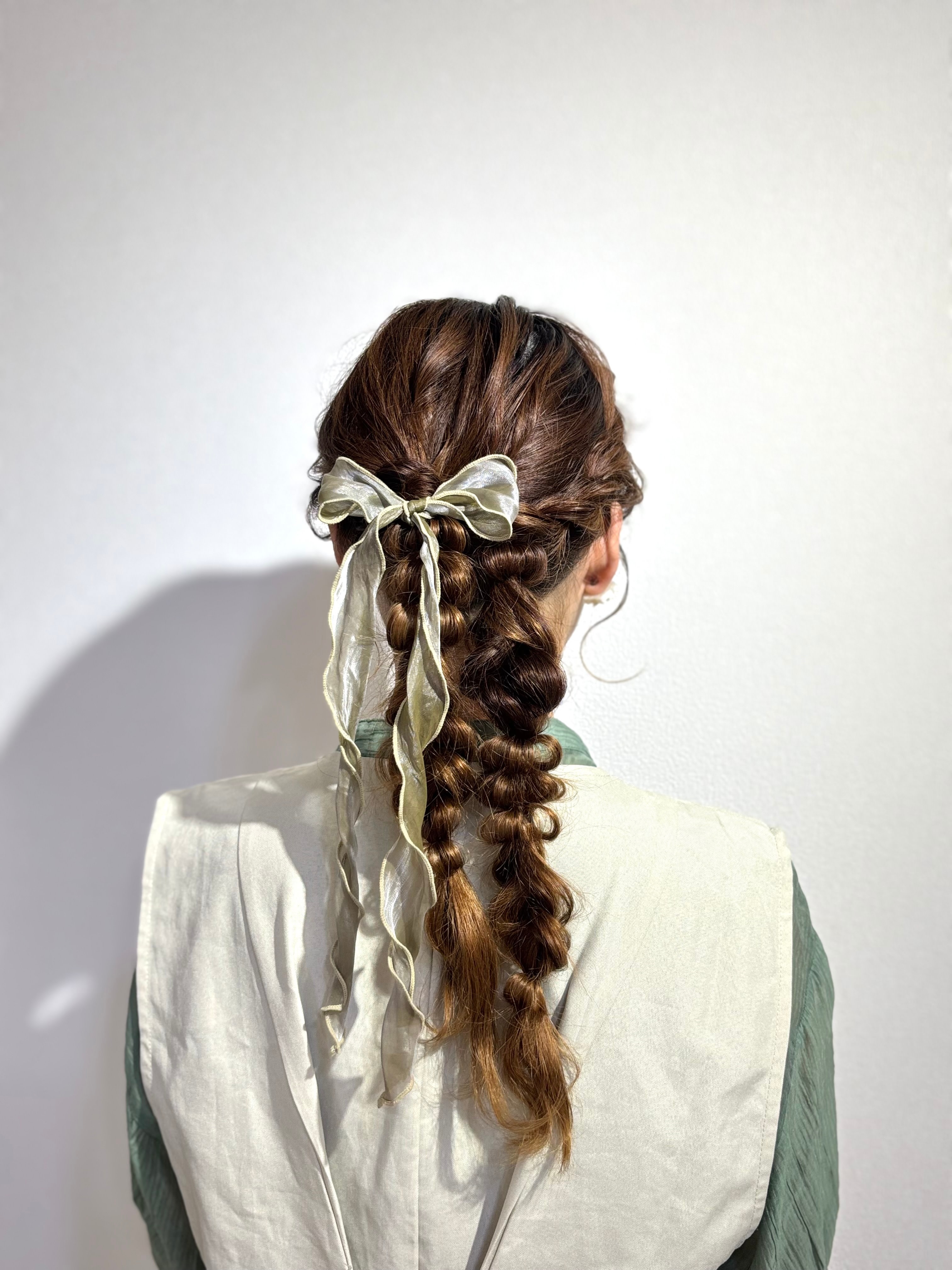 ヘアセット専門店Hair&Make Gramour【グラムール】【ヘアアンドメイク グラムール】のスタイル紹介。ツイン編みおろし