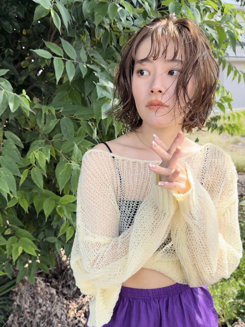 BIANCA 伊勢崎店【ビアンカ イセサキテン】のスタイル紹介。オリーブベージュ×ミディアム