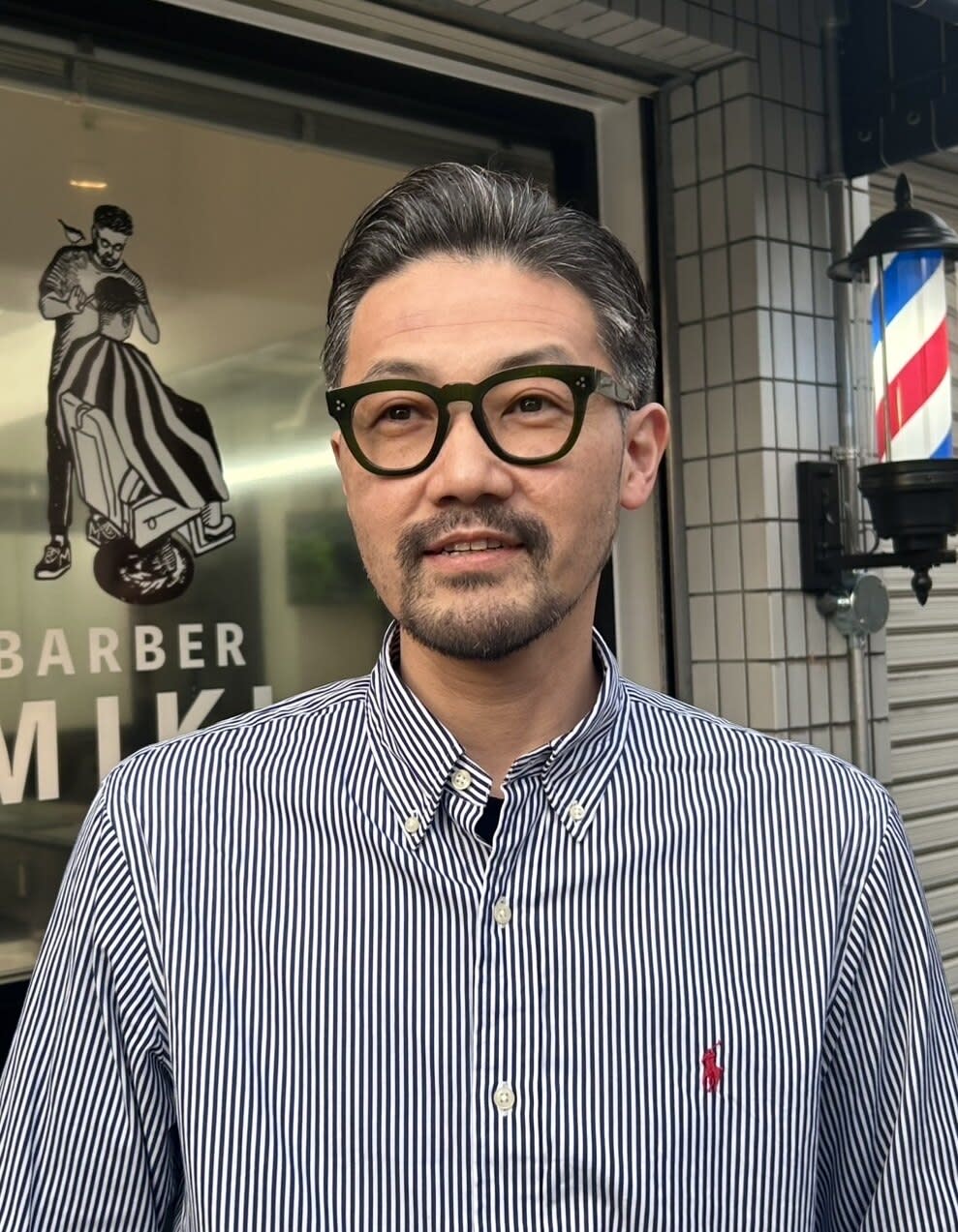 BARBER MIKI  塚本【バーバー ミキ ツカモト】のスタイル紹介。大人のリバースショート