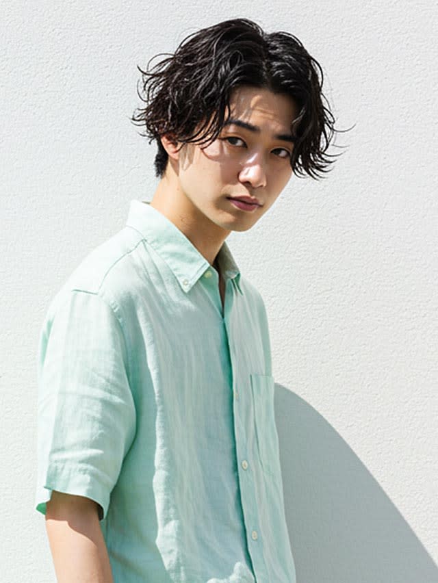 Liens de HELME（リアン）なんばマルイ【リアンナンバマルイ】のスタイル紹介。#ニュアンスパーマ　#センターパート