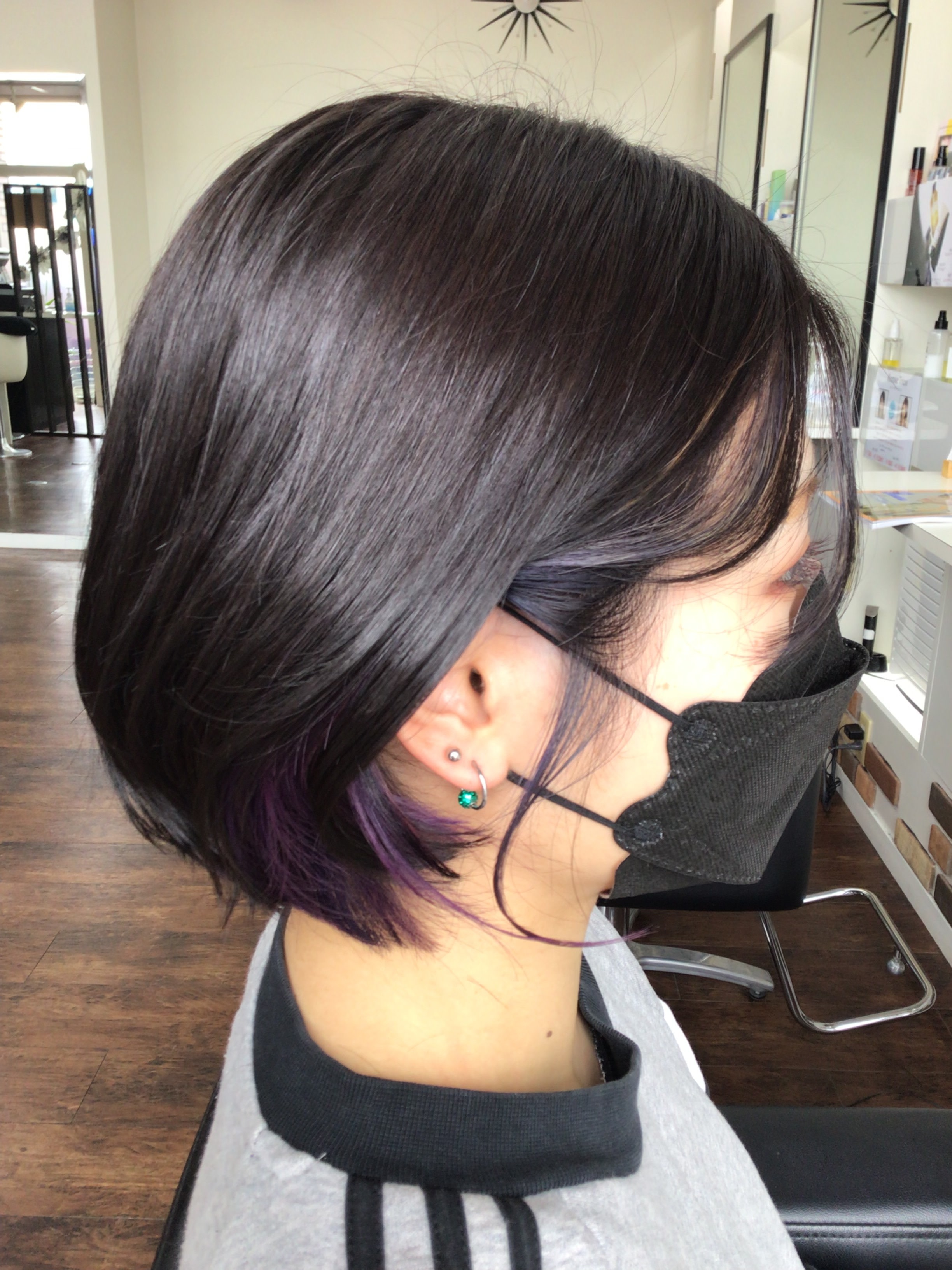 Hair Act room【ヘアーアクトルーム】のスタイル紹介。バイオレットインナーカラー