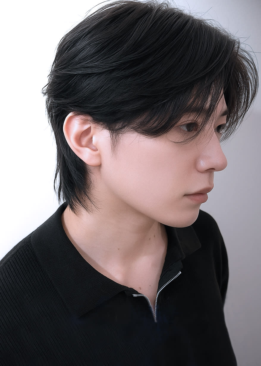 CARE 心斎橋【ケア シンサイバシ】のスタイル紹介。メンズセンターパートウルフニュアンスパーマ緩め