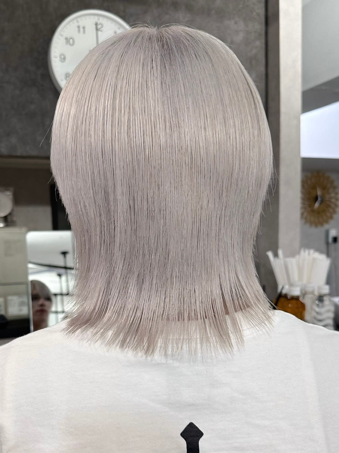 LOWRL 渋谷【ロウル シブヤ】のスタイル紹介。ホワイトシルバーウルフ