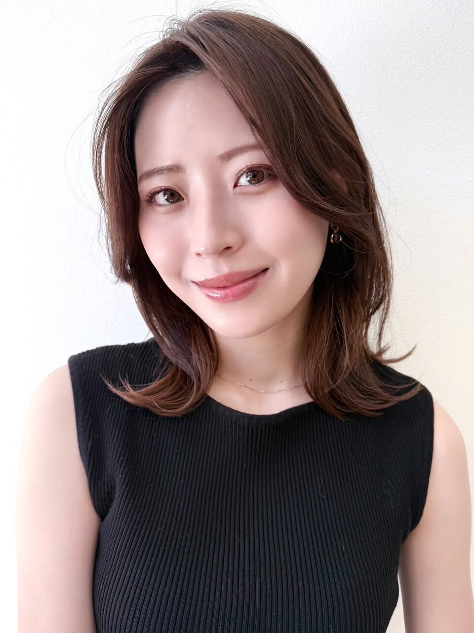 K-two心斎橋・QUEEN'S GARDEN by K-two【ケーツーシンサイバシクイーンズガーデン】のスタイル紹介。＠BAILA掲載*ミディアムレイヤーカット*くびれヘア