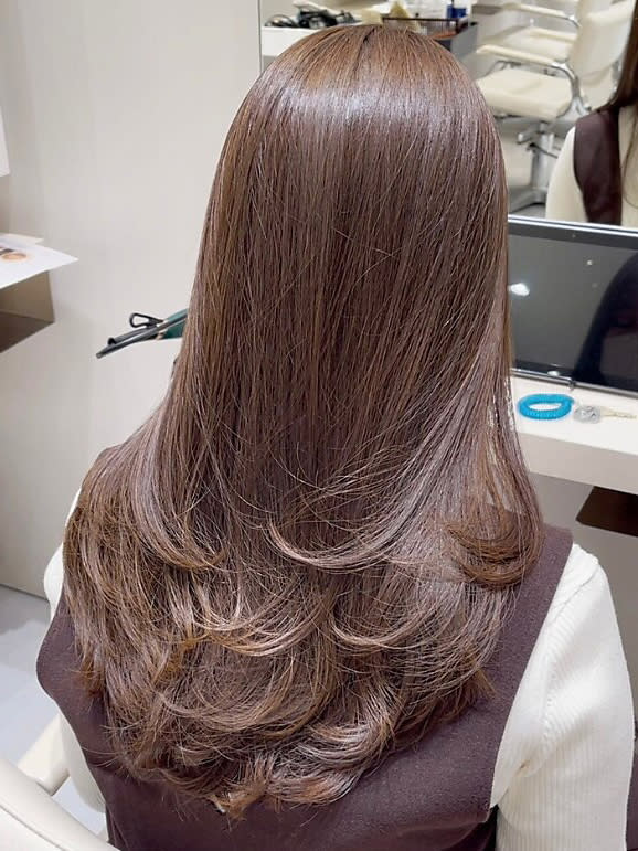 CORSO by k-two 西宮北口【コルソ バイ ケーツー】【コルソ バイ ケーツー ニシノミヤキタグチ】のスタイル紹介。レイヤーカット/ロングレイヤー/シアーブラウン/髪質改善