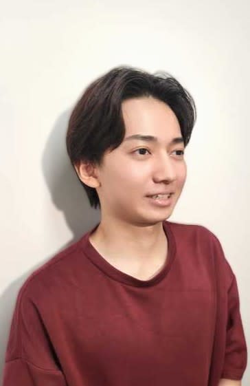 【メンズ個室サロン】ALL DAY HELLO`S 京都駅前店【メンズコシツサロン オールデイハローズキョウトエキマエテン】のスタイル紹介。メンズ　センターパート×ナチュラルマッシュ