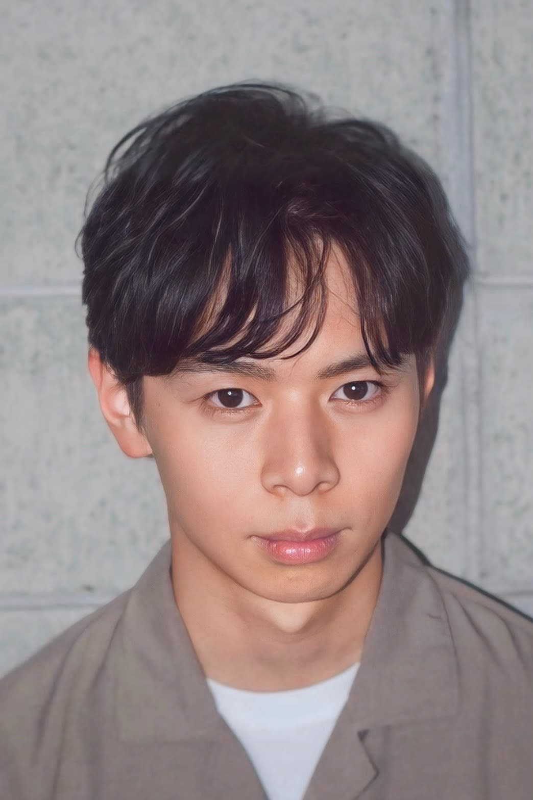 Les Mains メンズ特化サロン【レマン】【レマン メンズトッカサロン】のスタイル紹介。ニュアンスシースルーセンターパート