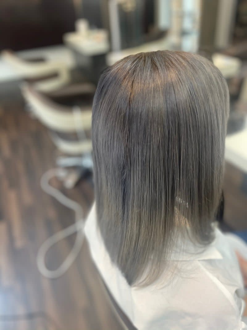 ENOMOTO 髪質改善・白髪ぼかし【エノモト】【エノモト】のスタイル紹介。ヘアカラー ホワイトグレージュ