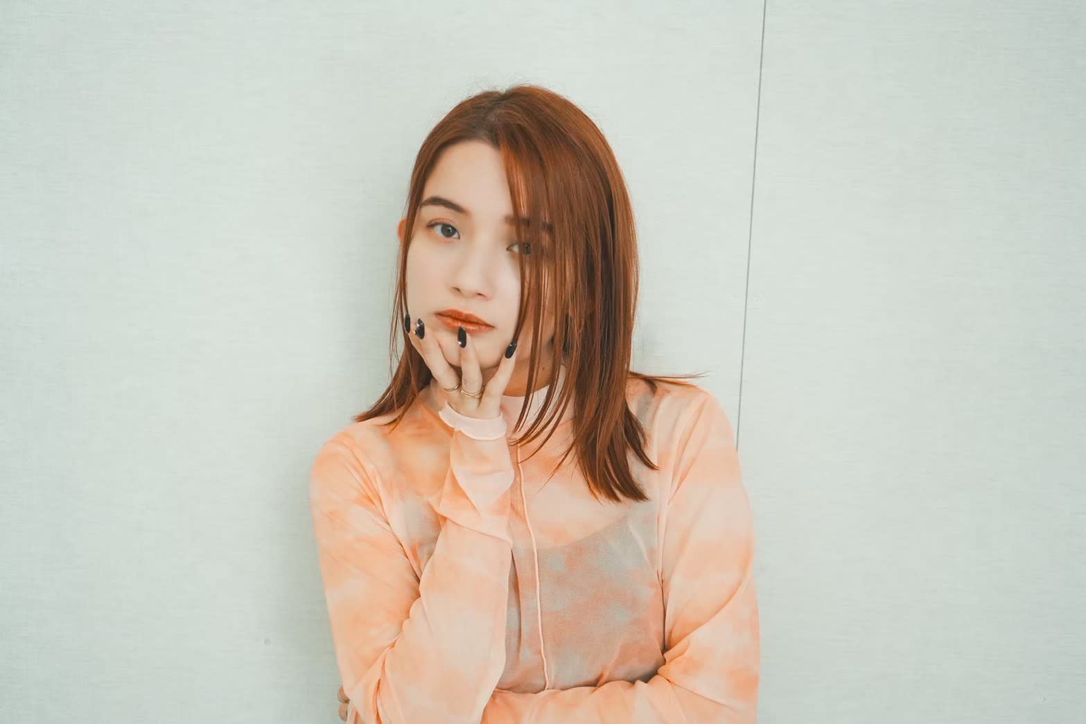 opus by ambleluxe【オーパス バイ アンブルリュクス】のスタイル紹介。orange brown.