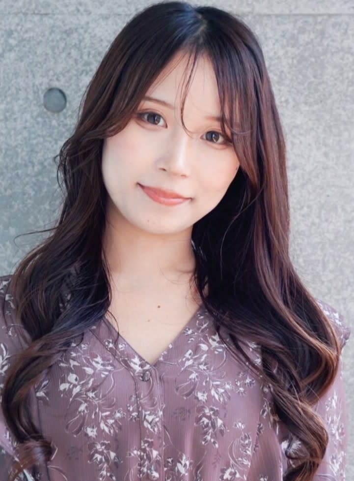 Ameri 武蔵小杉店 Total Beauty【アメリ ムサシコスギ トータルビューティー】のスタイル紹介。チェリーブラウン×外巻きロング