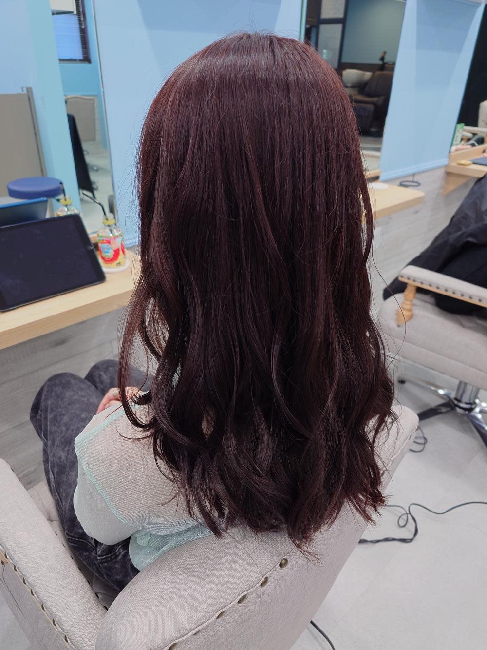 Anphi神奈川新町【アンフィ　カナガワシンマチ】のスタイル紹介。ウェーブロング