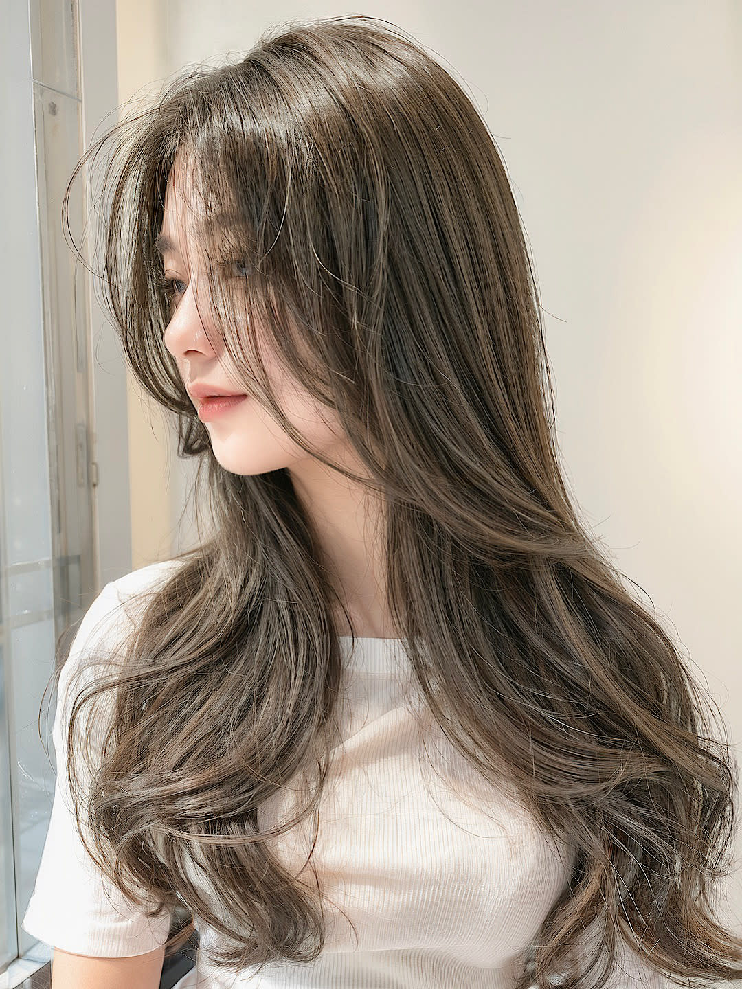 【全席半個室】 aini 天王寺アポロ店 【アイニ】【ゼンセキハンコシツ アイニ テンノウジアポロテン】のスタイル紹介。アディクシーカラーハイライトダブルカラーレイヤーカット韓国