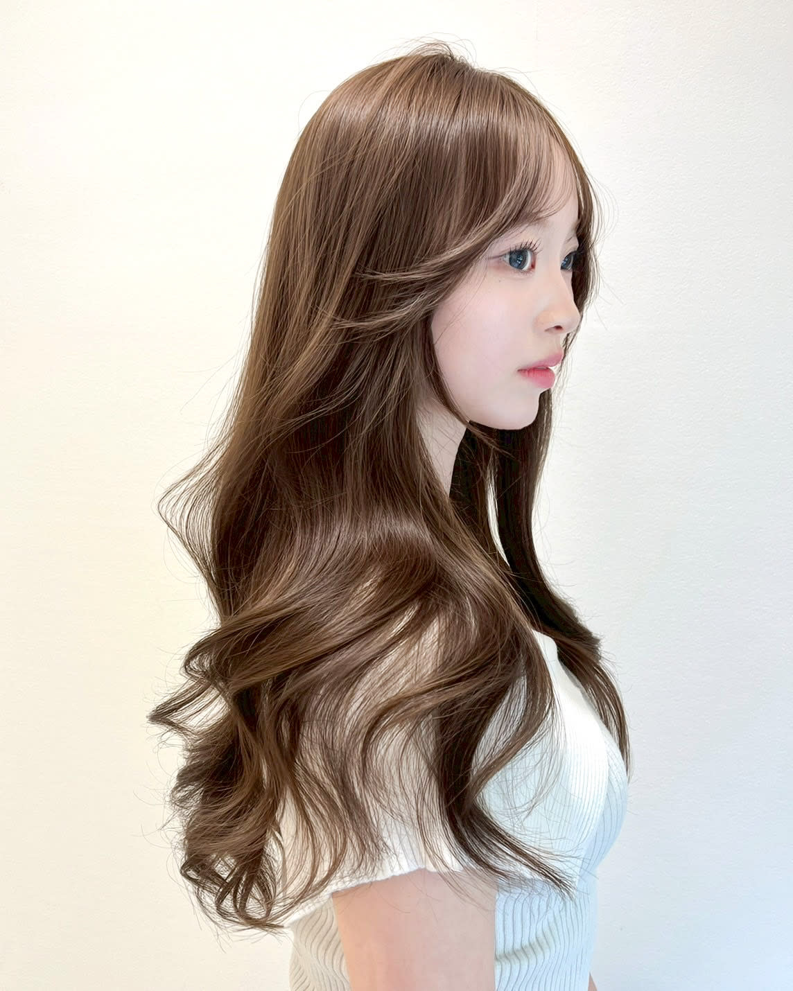 DISCO 銀座 【ディスコ ギンザ】【ディスコ ギンザ】のスタイル紹介。レイヤーカット×チョコブラウン【韓国/銀座/透明感カラー】