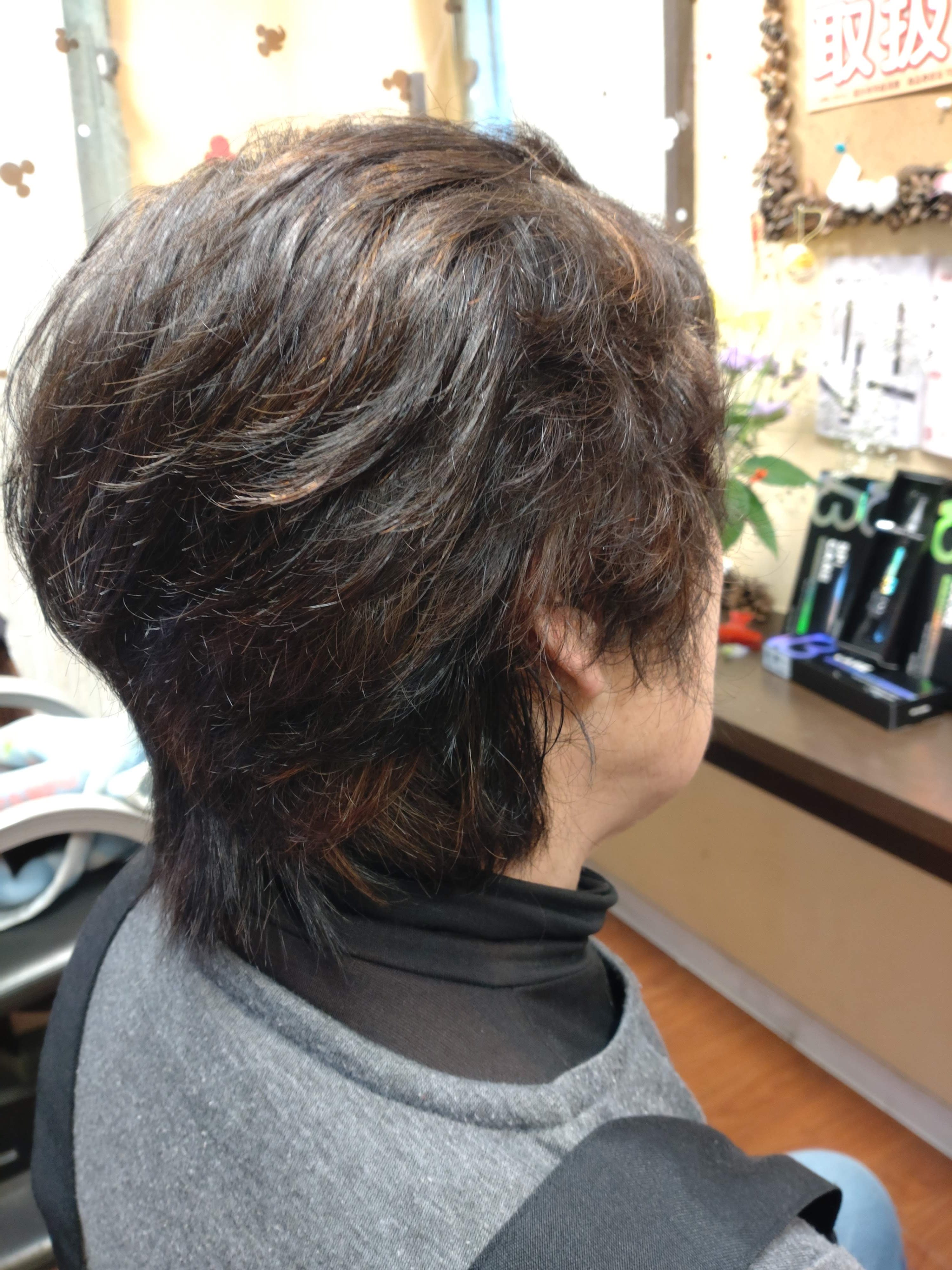 美容室アプリコット【ビヨウシツアプリコット】のスタイル紹介。ショートカット ダークブラウンカラー