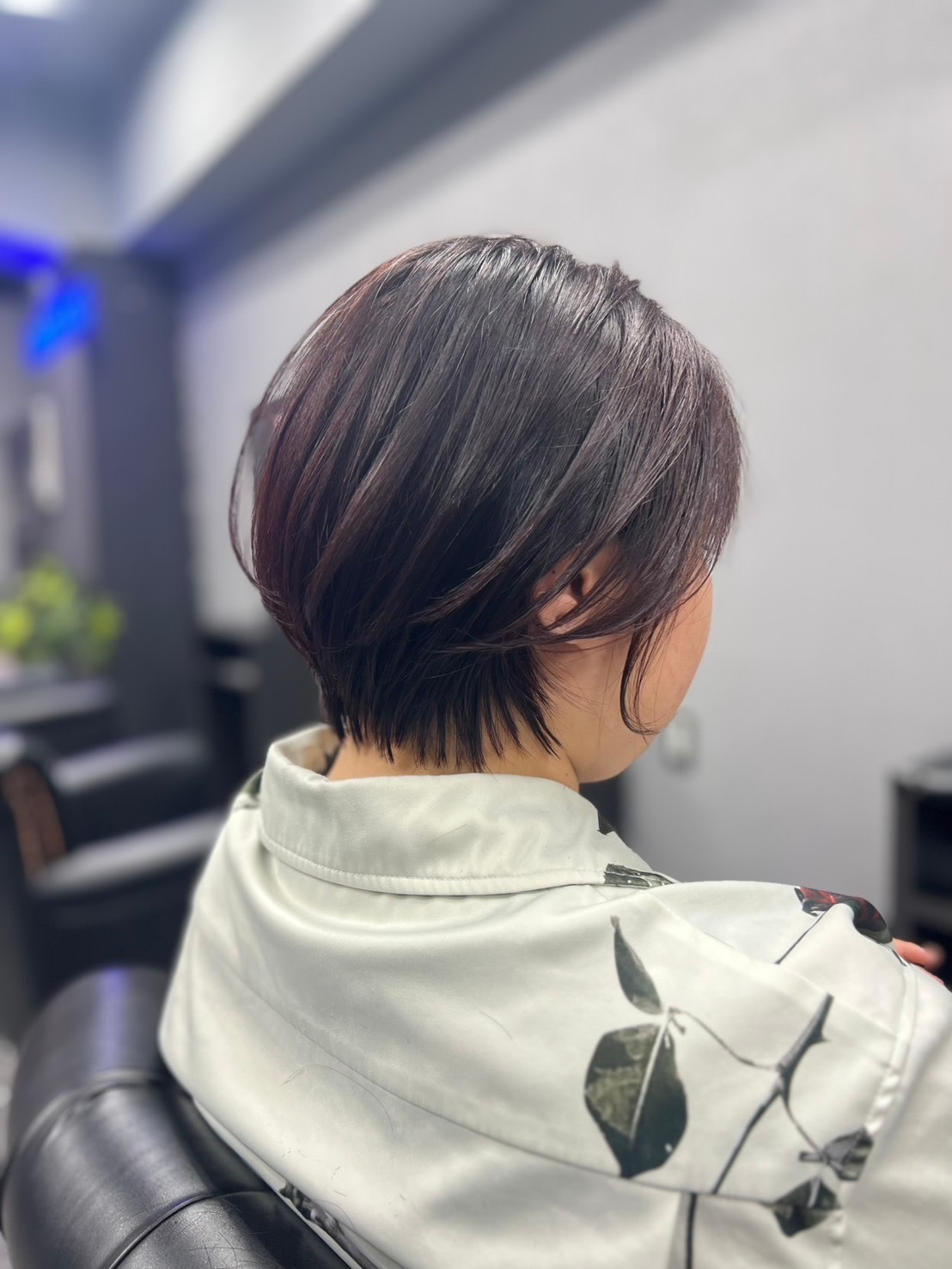 ambitious入間【アンビシャスイルマ】のスタイル紹介。☆20代30代40代におすすめ×大人の上品レイヤーショート