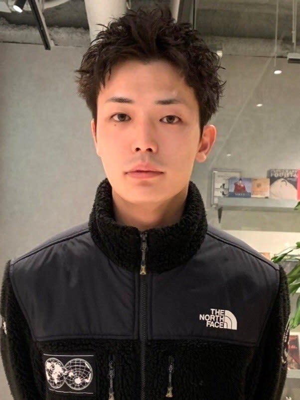 全室完全個室Men's hair salon STELLA【メンズヘアーサロンステラ】のスタイル紹介。スパイキーショート ニュアンスパーマ 緩めパーマ 前髪なし