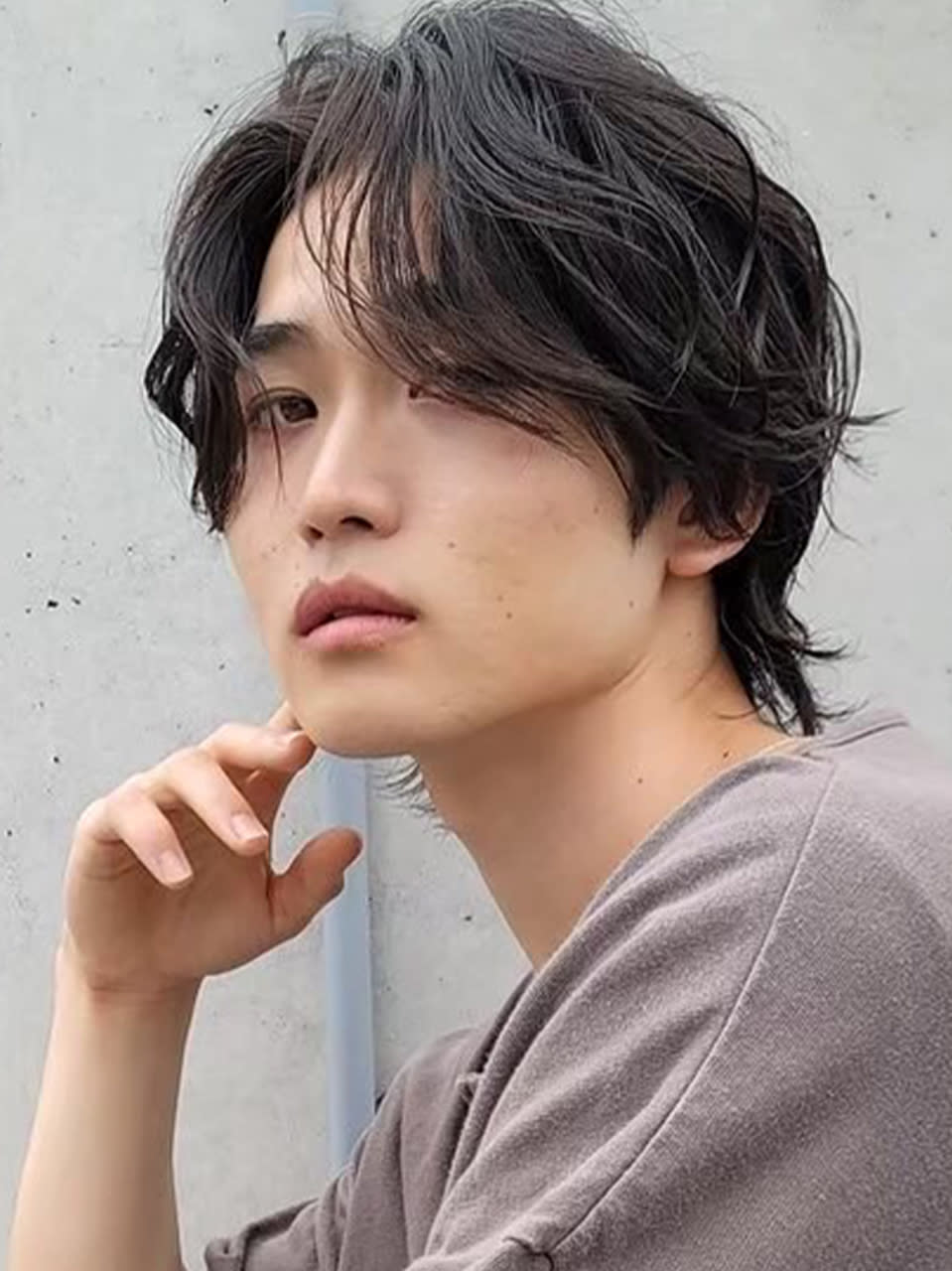 LOUWE HOMME/men's salon/メンズサロン/立川【ローウェ オム メンズサロン メンズサロン タチカワ】のスタイル紹介。センターパートツイストスパイラルパーマメンズマッシュパーマ