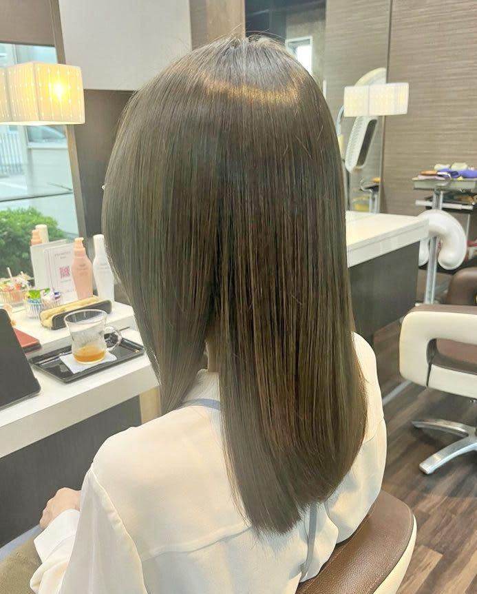 ENOMOTO 髪質改善・白髪ぼかし【エノモト】【エノモト】のスタイル紹介。カーキーブラウン