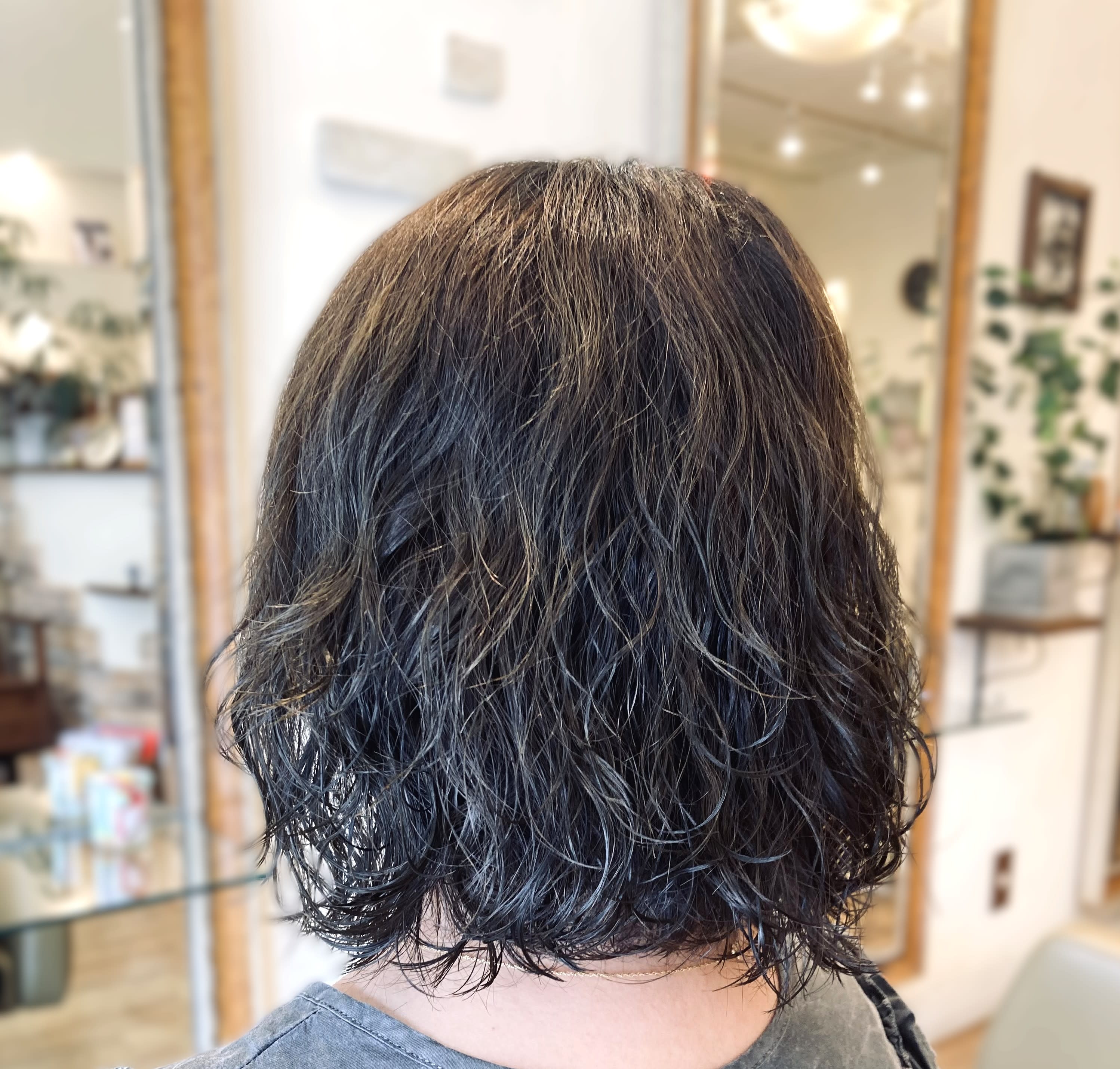 hairgarden Hug【ヘアガーデン ハグ】のスタイル紹介。ゆるフワボブパーマ