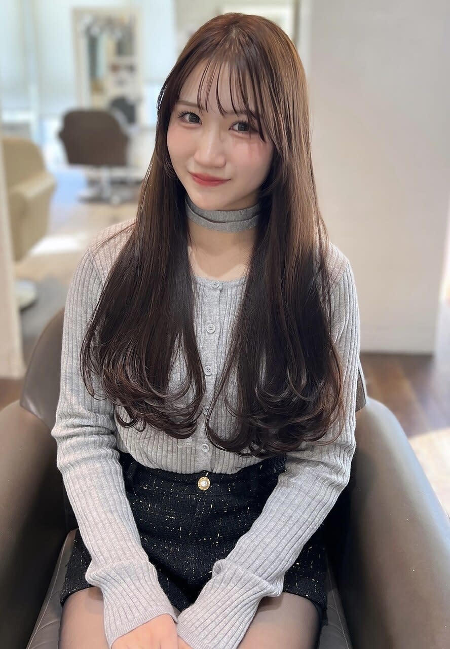 CARE 梅田【ケア ウメダ】のスタイル紹介。韓国レイヤーロング×艶巻きヘア