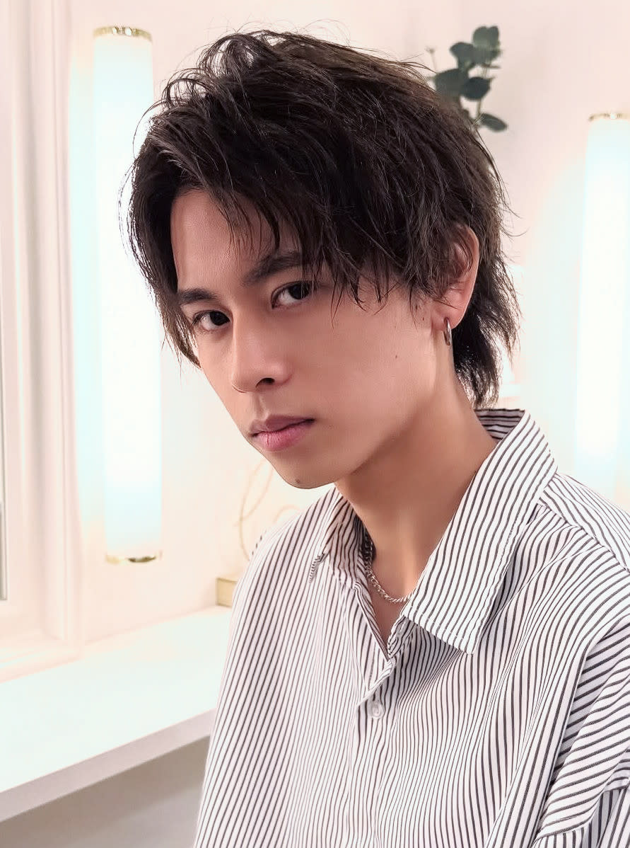 CARE 心斎橋【ケア シンサイバシ】のスタイル紹介。無造作束感ショートウルフパーマ