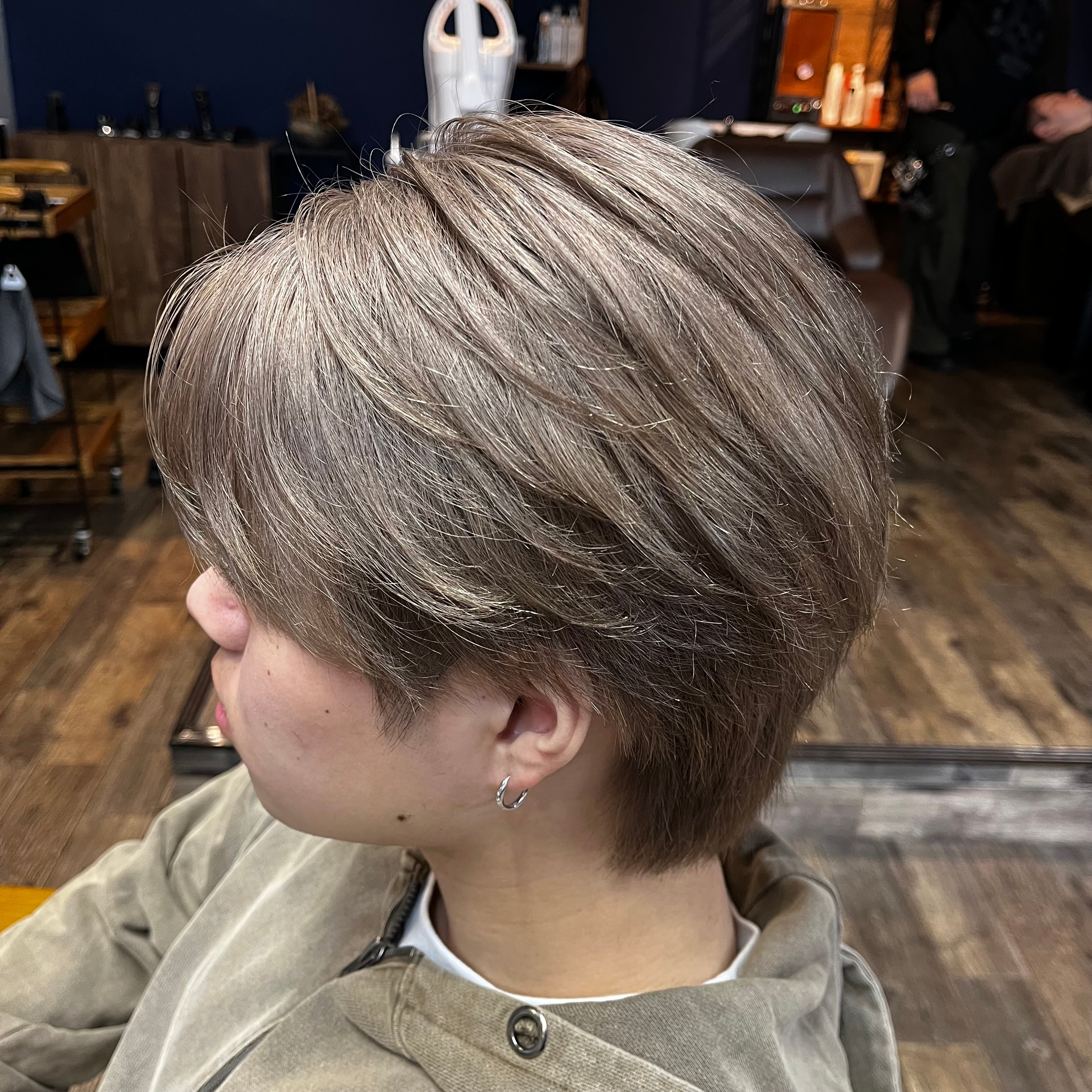 SKY FIELD HAIR【スカイフィールドヘアー】のスタイル紹介。ハイトーンマッシュ