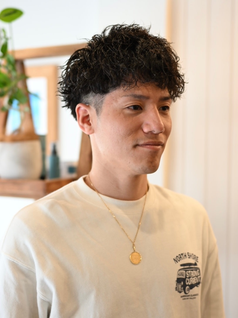 KAULA hair&spa【カウラ ヘアアンドスパ】のスタイル紹介。【メンズパーマ】ツイストスパイラル