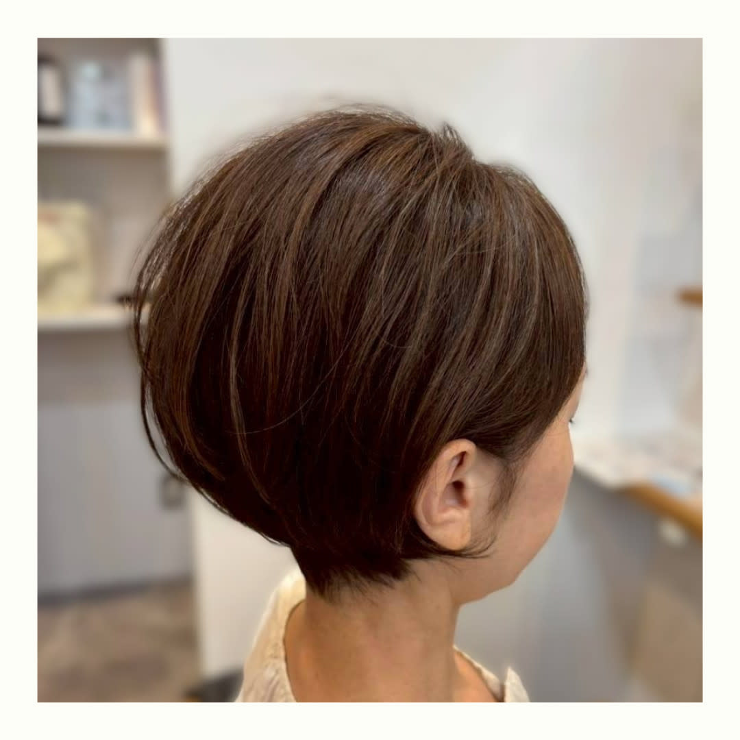 hair+make CLEAR【ヘアメイククリア】のスタイル紹介。大人丸みショート