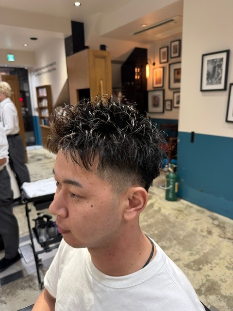 MENS ONLYSALON SHIFT(メンズサロン)【メンズオンリーサロンシフト】のスタイル紹介。スパイキーショート【SHIFT】