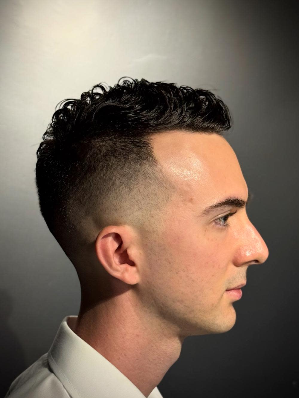 銀座shino~灯~HANARE メンズ 理容室 barber【トモシビ ハナレ バーバー 】【ギンザシノトモシビハナレメンズリヨウシツバーバー】のスタイル紹介。クラシックフェード