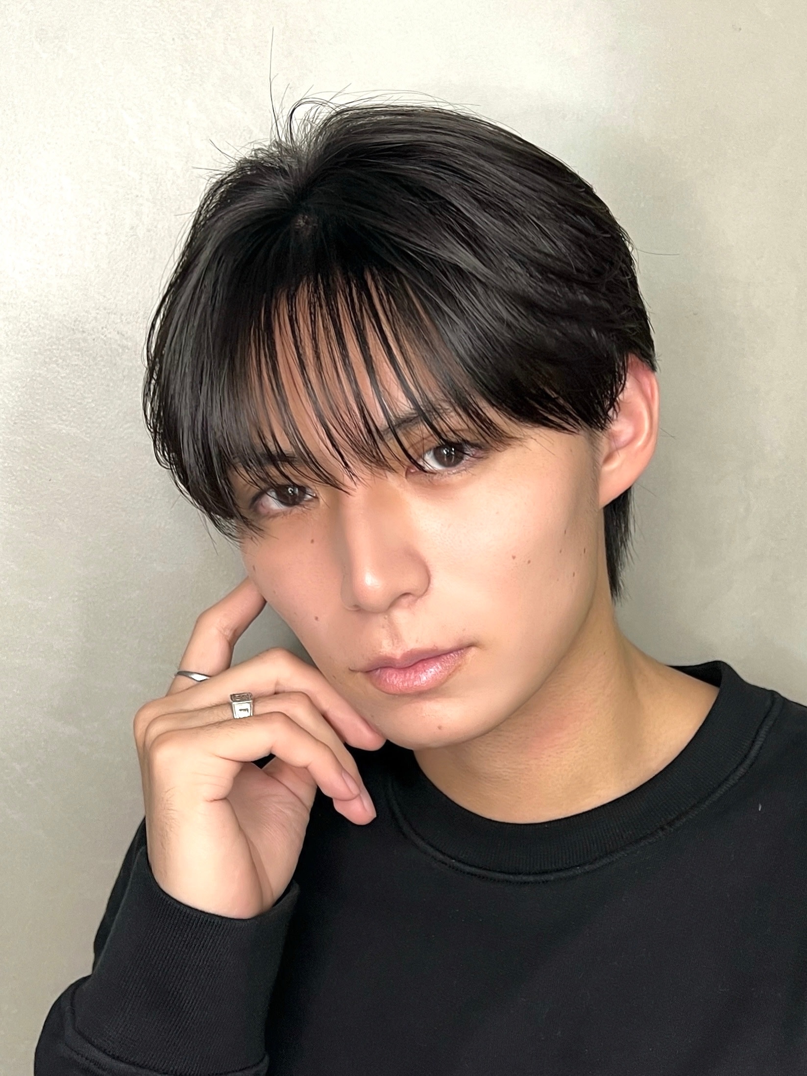 Lond re Maison.原宿店【ロンド リ メゾン】のスタイル紹介。men's/顔周り/黒染め/韓国/ダウンパーマ